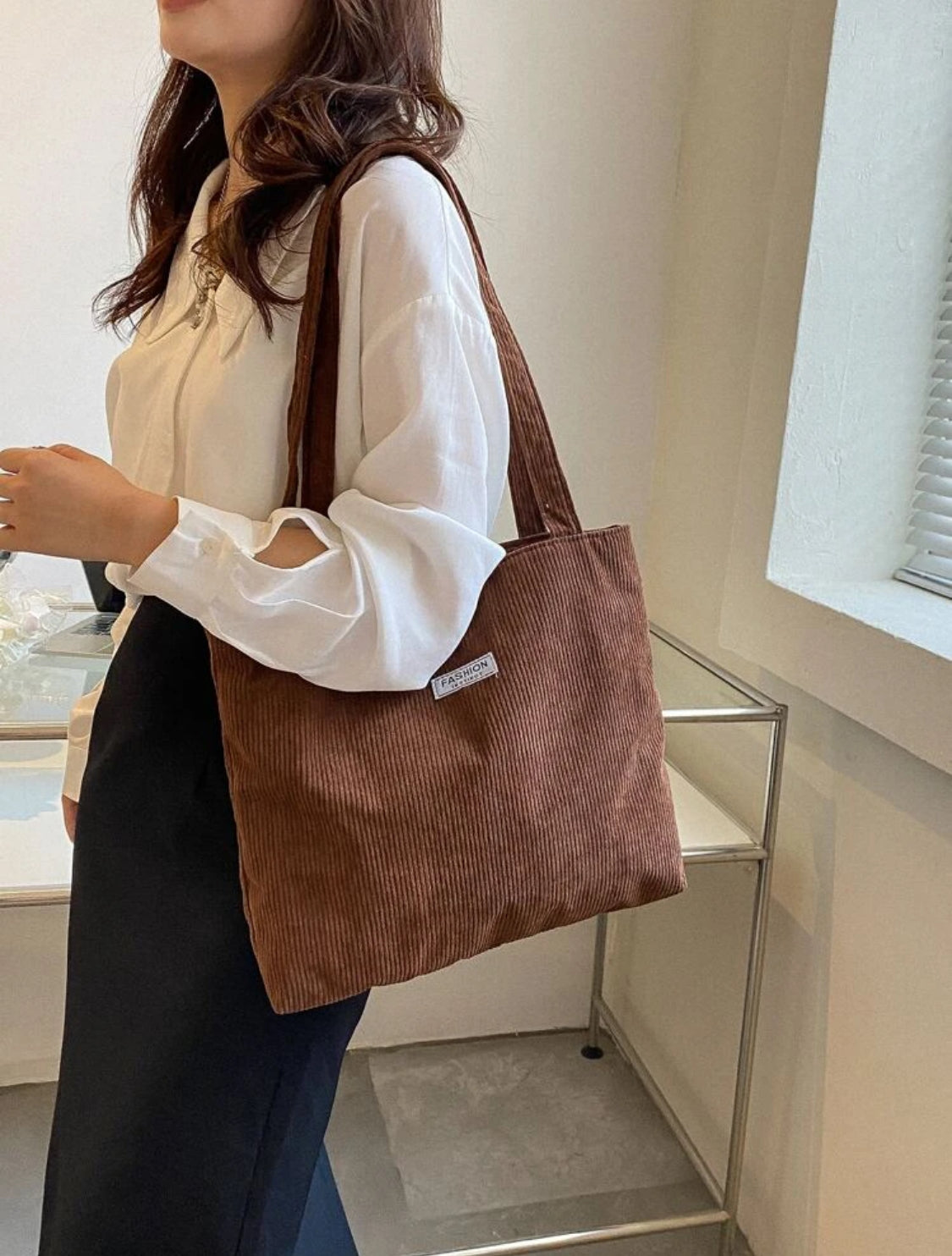 1 pieza Bolso de hombro de unicolor con detalle de pana