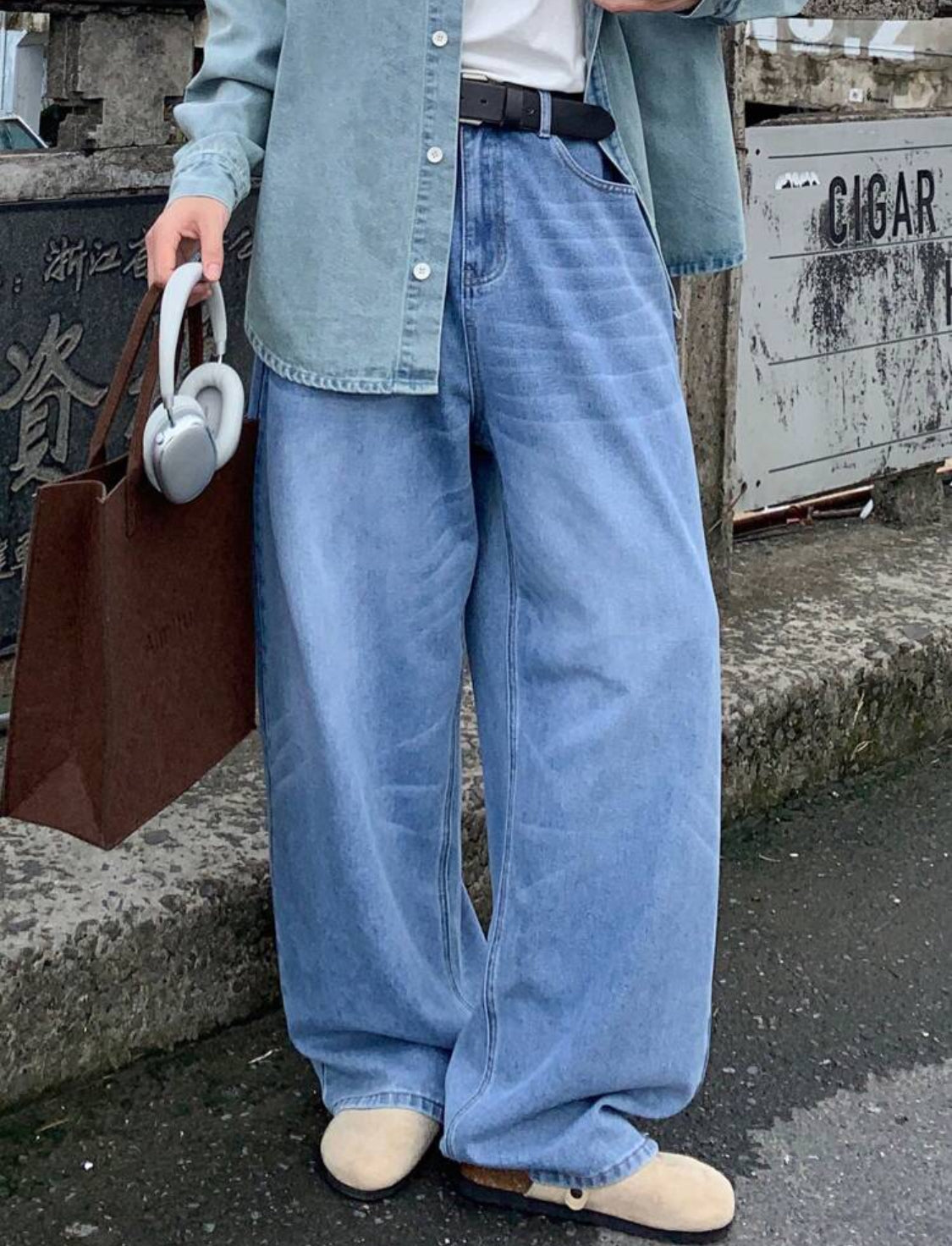 Manfinity Hypemode Pantalones vaqueros azul claro lavados de corte ancho y holgado para hombre, pantalones vaqueros azul real lisos y oversize, regalos para el esposo o novio