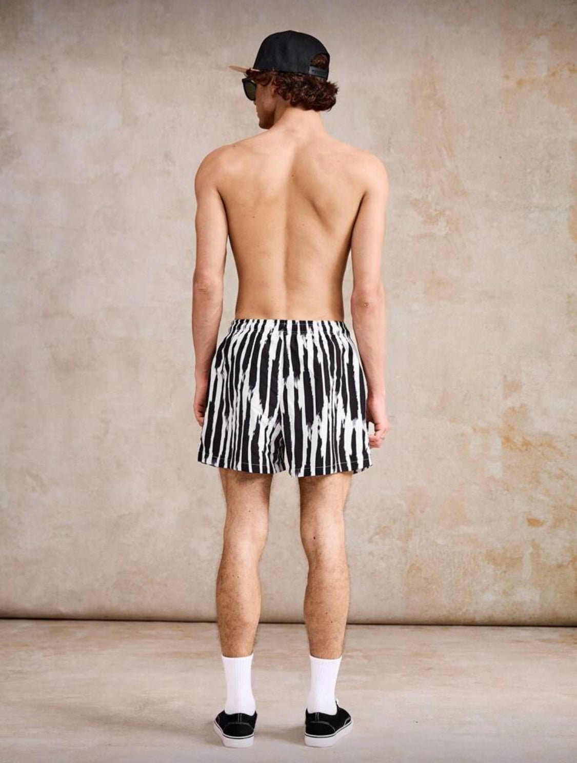 Manfinity VDAYZ Pantalones cortos de playa holgados con cordón en la cintura y rayas para hombres