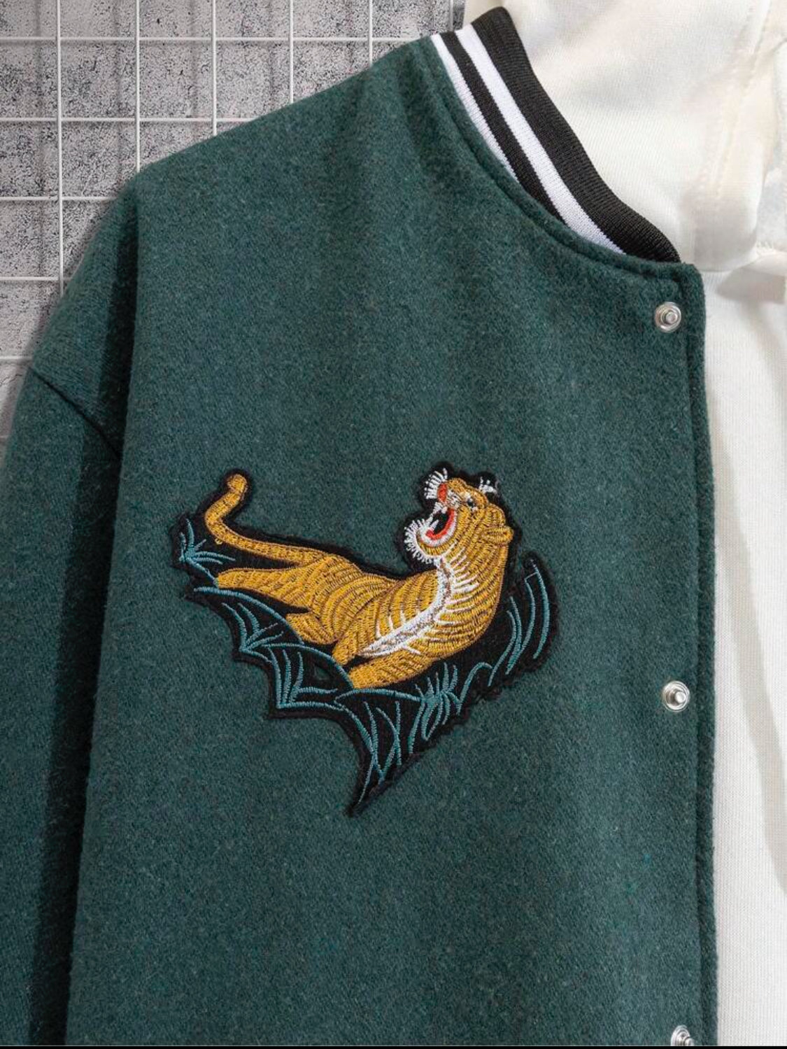 Cottnline Chaqueta de béisbol de estilo universitario para hombres con parche bordado de letra