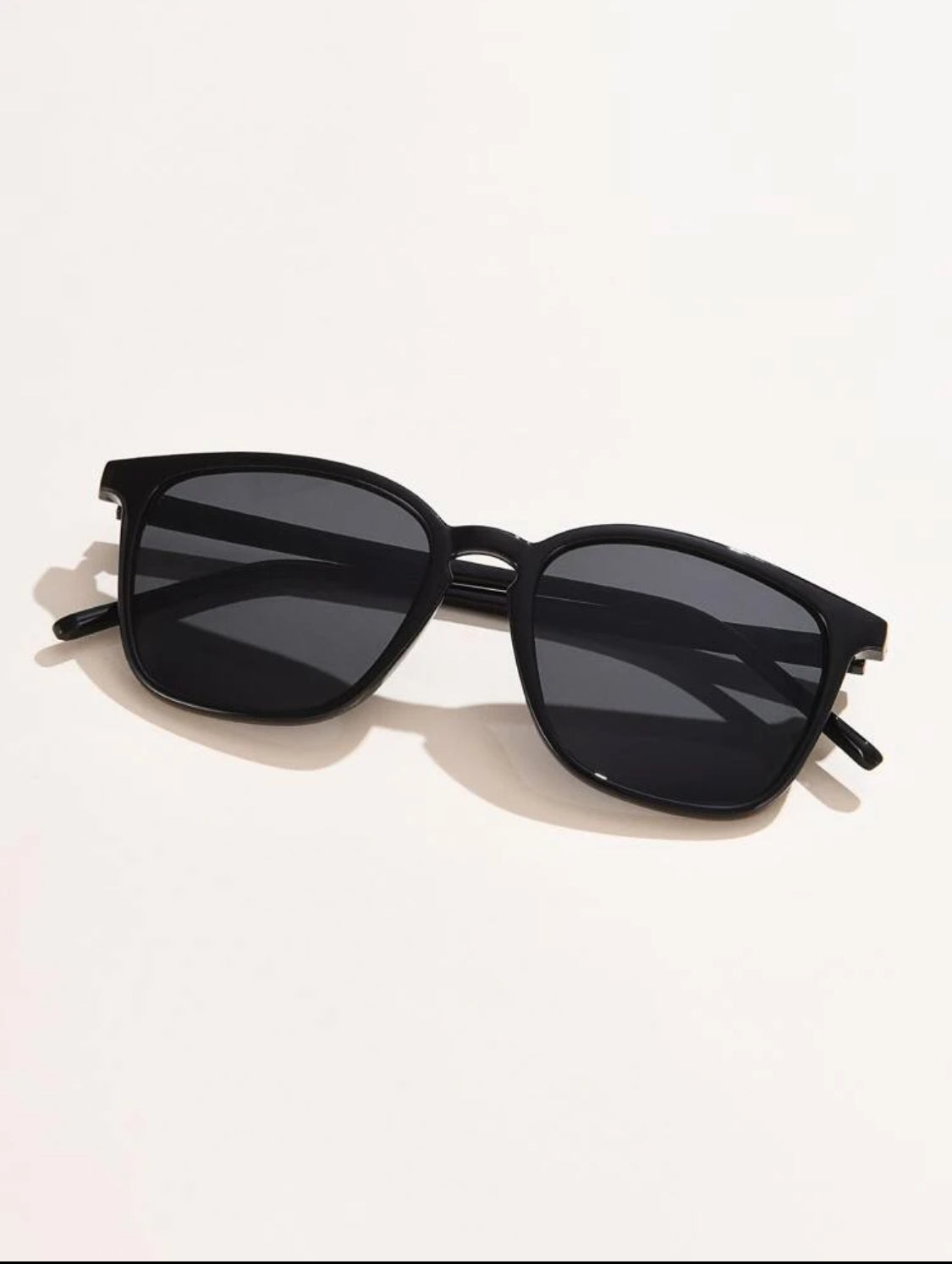 1 pieza Gafas de sol para mujer de montura cuadrada pequeña, clásico estilo retro, casual europeo y americano, protección solar, decoración de pasarela, versátil protección UV, adecuado para uso diario y vacaciones, accesorio de playa para mujer.