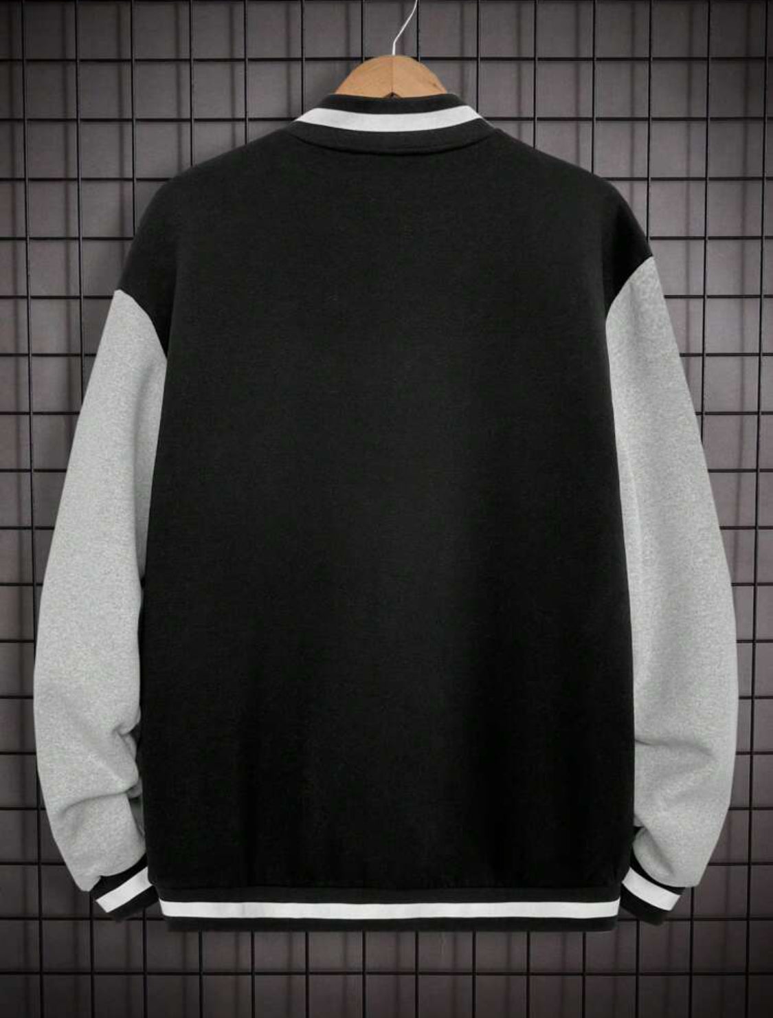 Chaqueta de béisbol de algodón para hombres con mangas de contraste y letras inglesas impresas