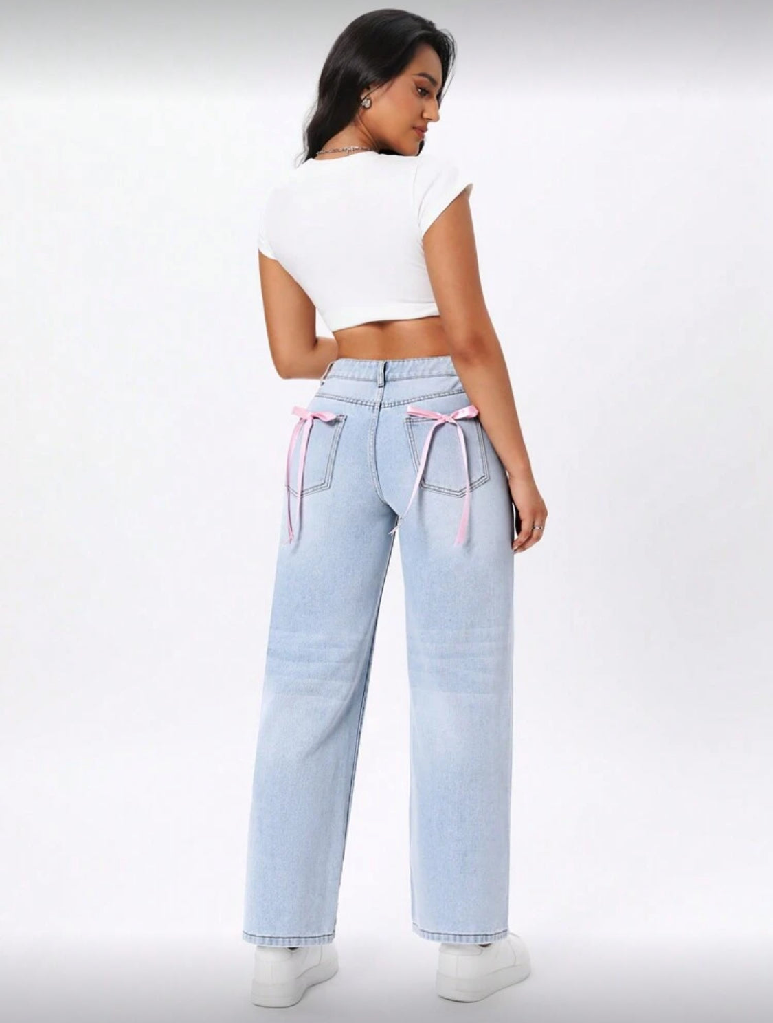 Jeans de mezclilla casuales para mujer con botones frontales, múltiples bolsillos y decoración de lazo