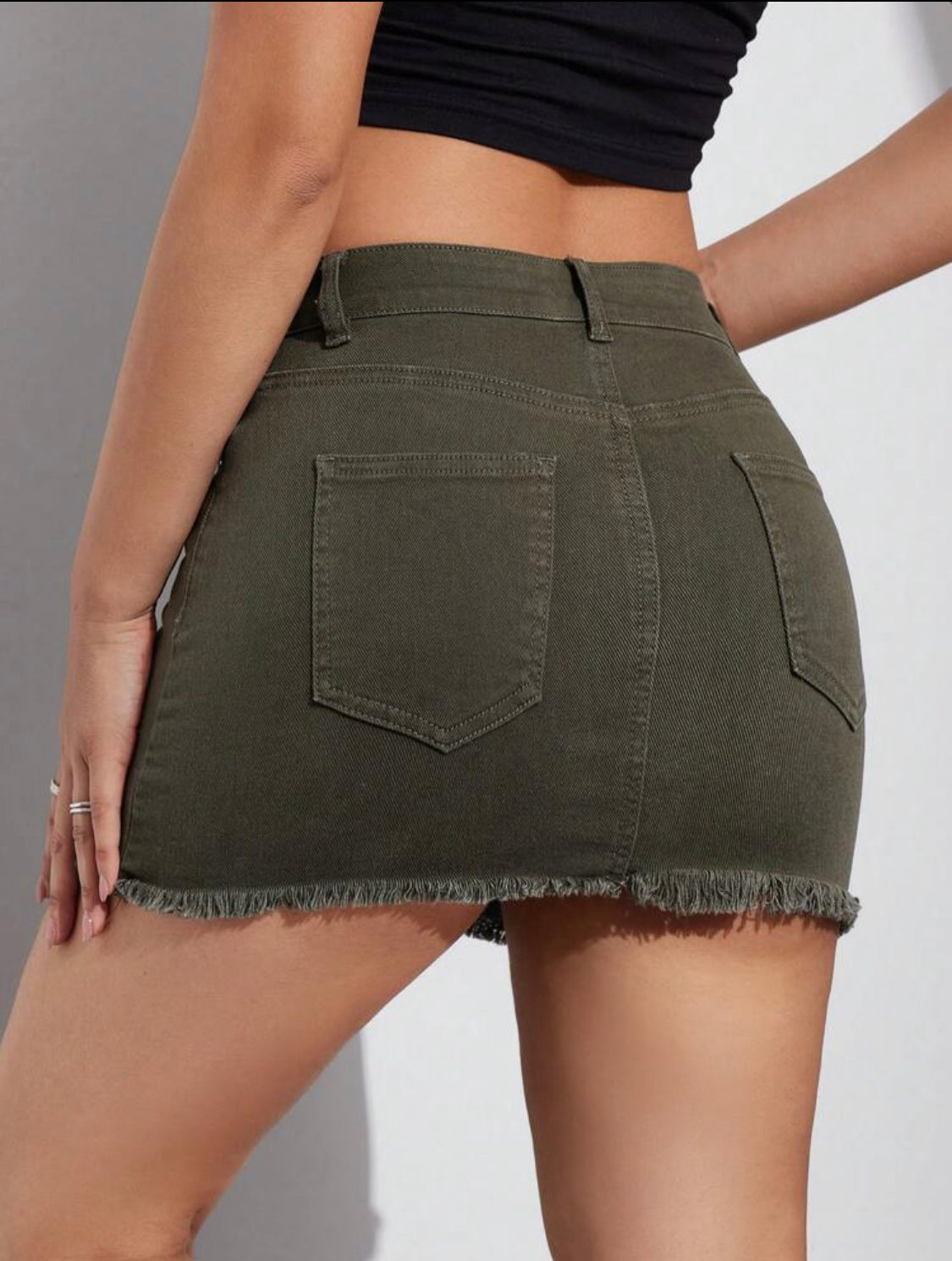 SHEIN EZwear Falda Corta De Mezclilla Con Borde Sin Rematar De Color Sólido Para Mujer