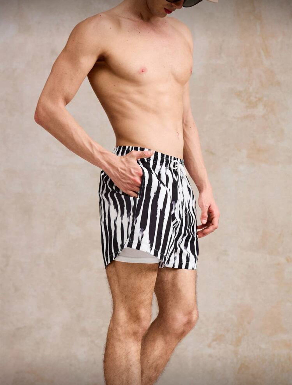 Manfinity VDAYZ Pantalones cortos de playa holgados con cordón en la cintura y rayas para hombres