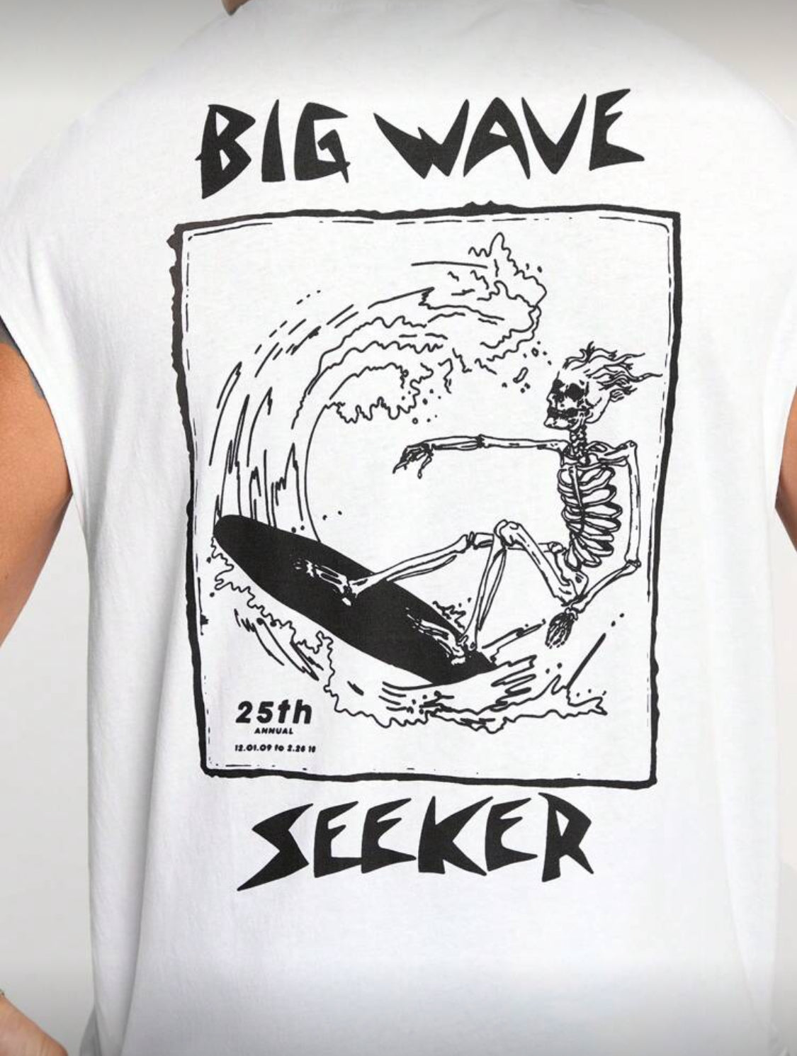 Forever 21 Camiseta de tirantes blancos para hombre F21 Forever 21 X, estilo de cráneo y surf en la espalda, perfecta para la primavera y verano y vacaciones casuales.