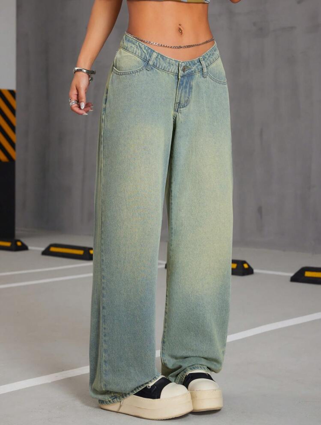 SHEIN ICON Jeans de mujer con cinturón vintage lavado en V
