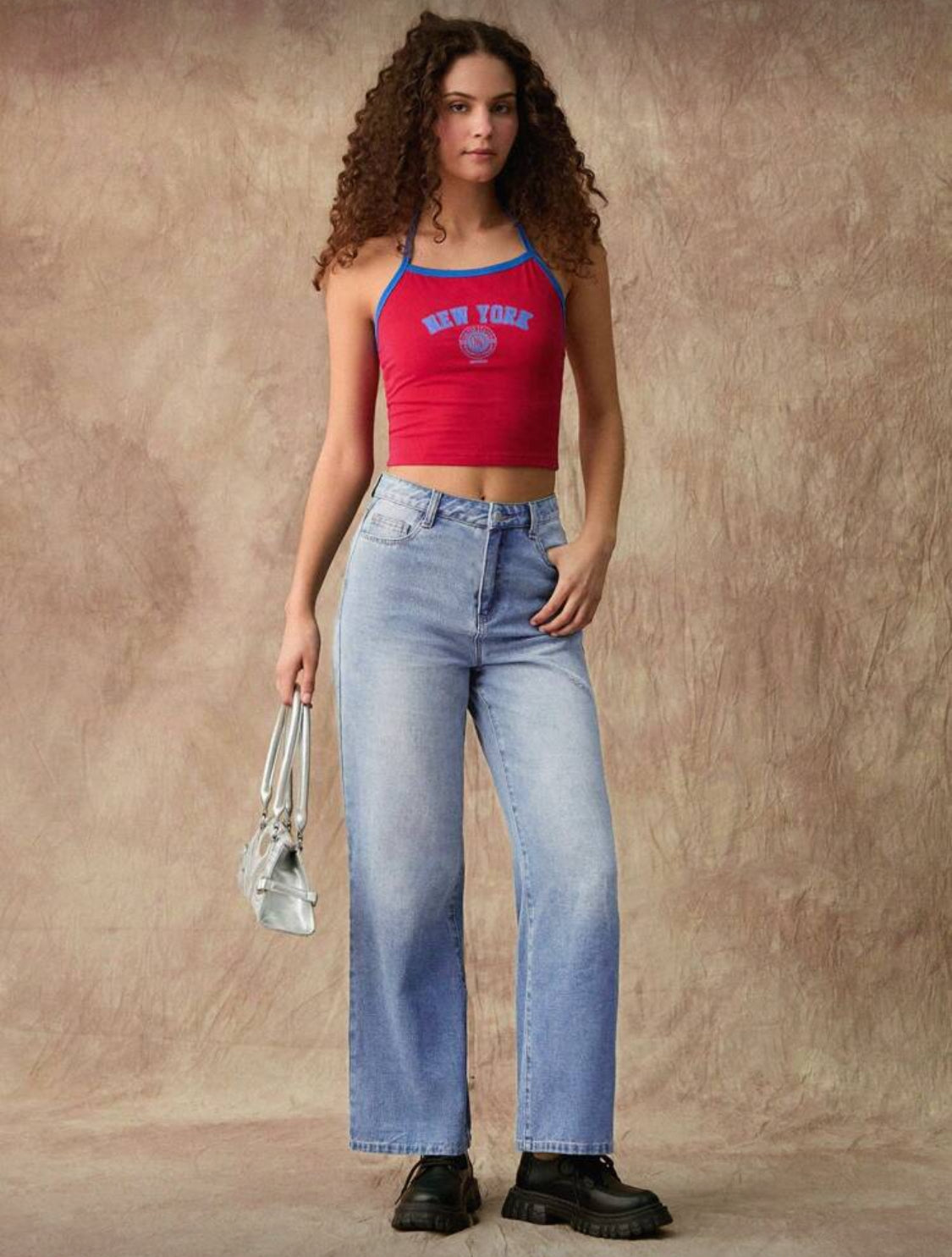 Forever 21 Pantalones vaqueros acampanados informales lavados con agua y agujeros