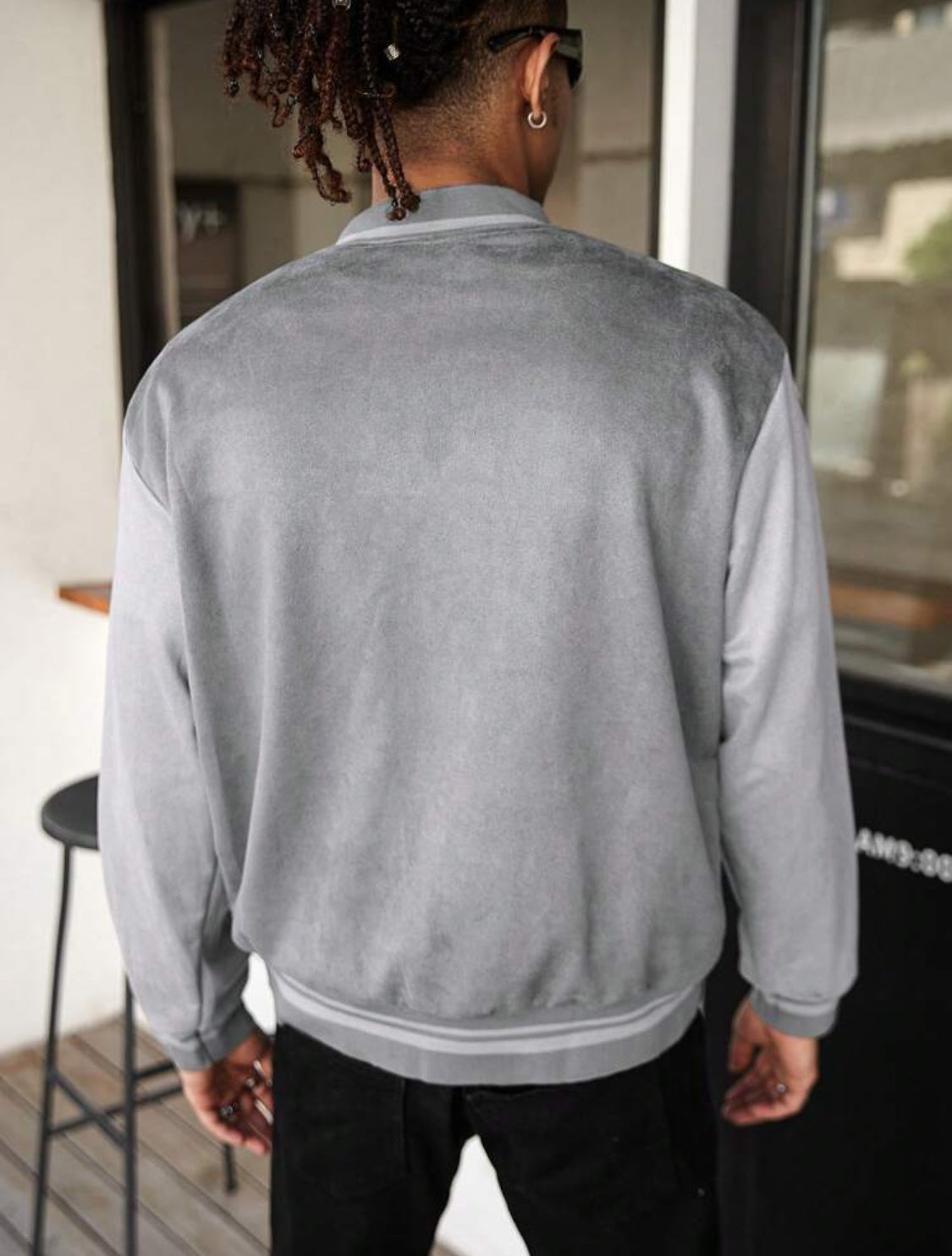 Manfinity Hypemode Chaqueta de béisbol casual para hombres, con parches, bordado de letras, manga larga, perfecta para salir, usarla en la calle, chaqueta de bloques de color, ideal como regalo para amigos, esposo, novio