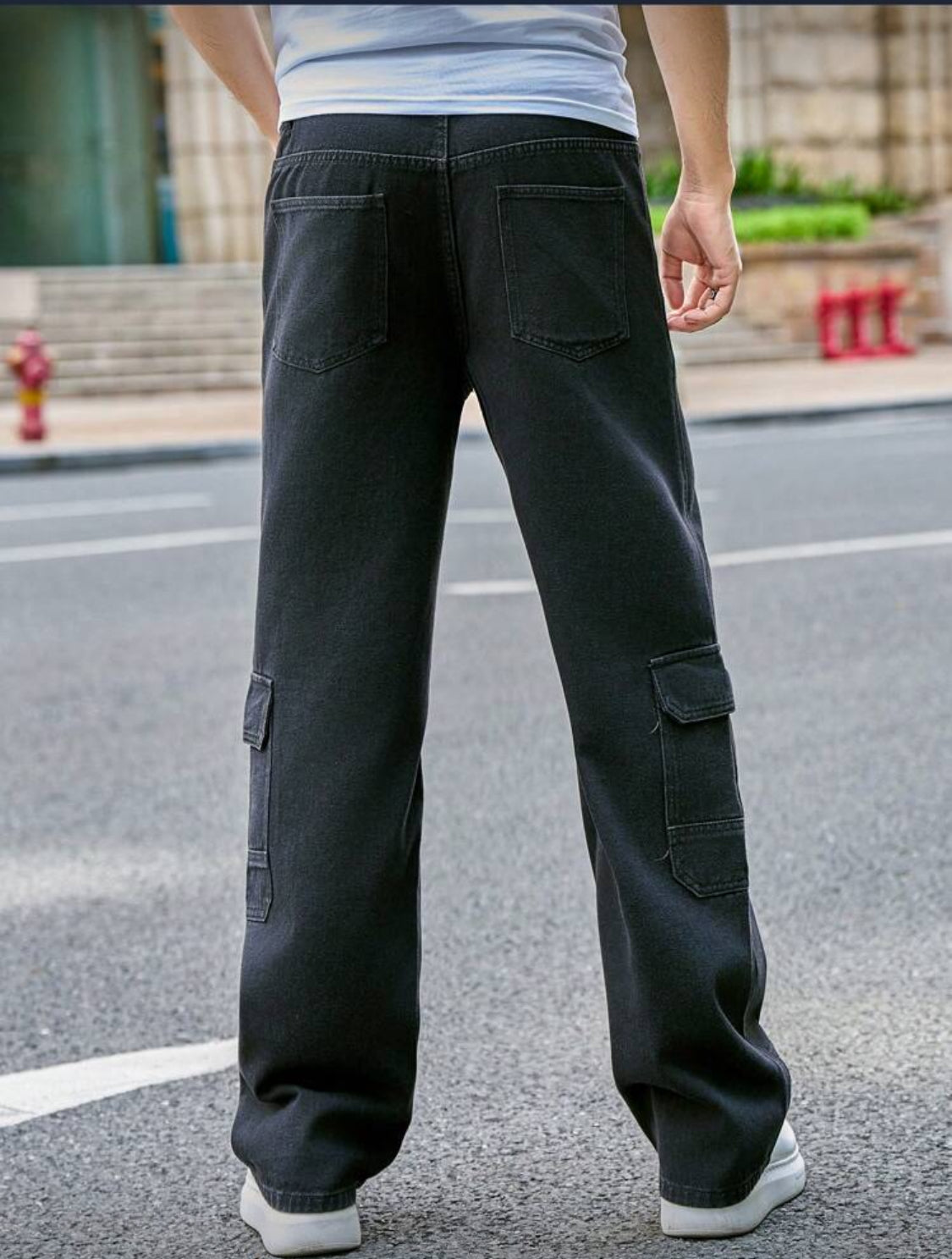 Manfinity Hypemode Pantalones vaqueros casuales rectos y sueltos con bolsillos cargo versátiles para hombres