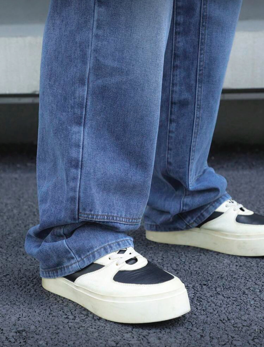 Manfinity LEGND Pantalones de mezclilla con botones y múltiples bolsillos para hombre, uso casual de todos los días