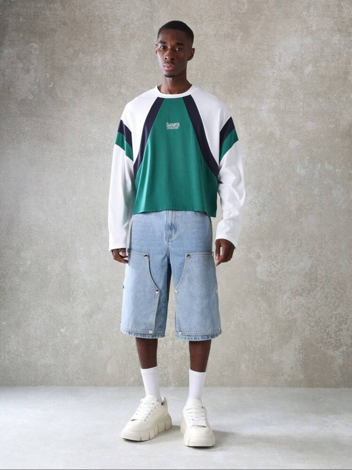 SUMWON Camiseta de manga larga con corte ajustado y diseño de bloques de color de Sumwon Studios, moda urbana y deportiva, estilo casual y retro, para primavera y otoño