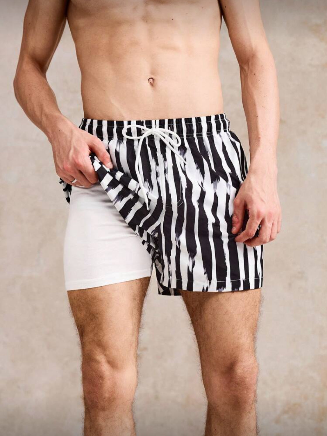 Manfinity VDAYZ Pantalones cortos de playa holgados con cordón en la cintura y rayas para hombres