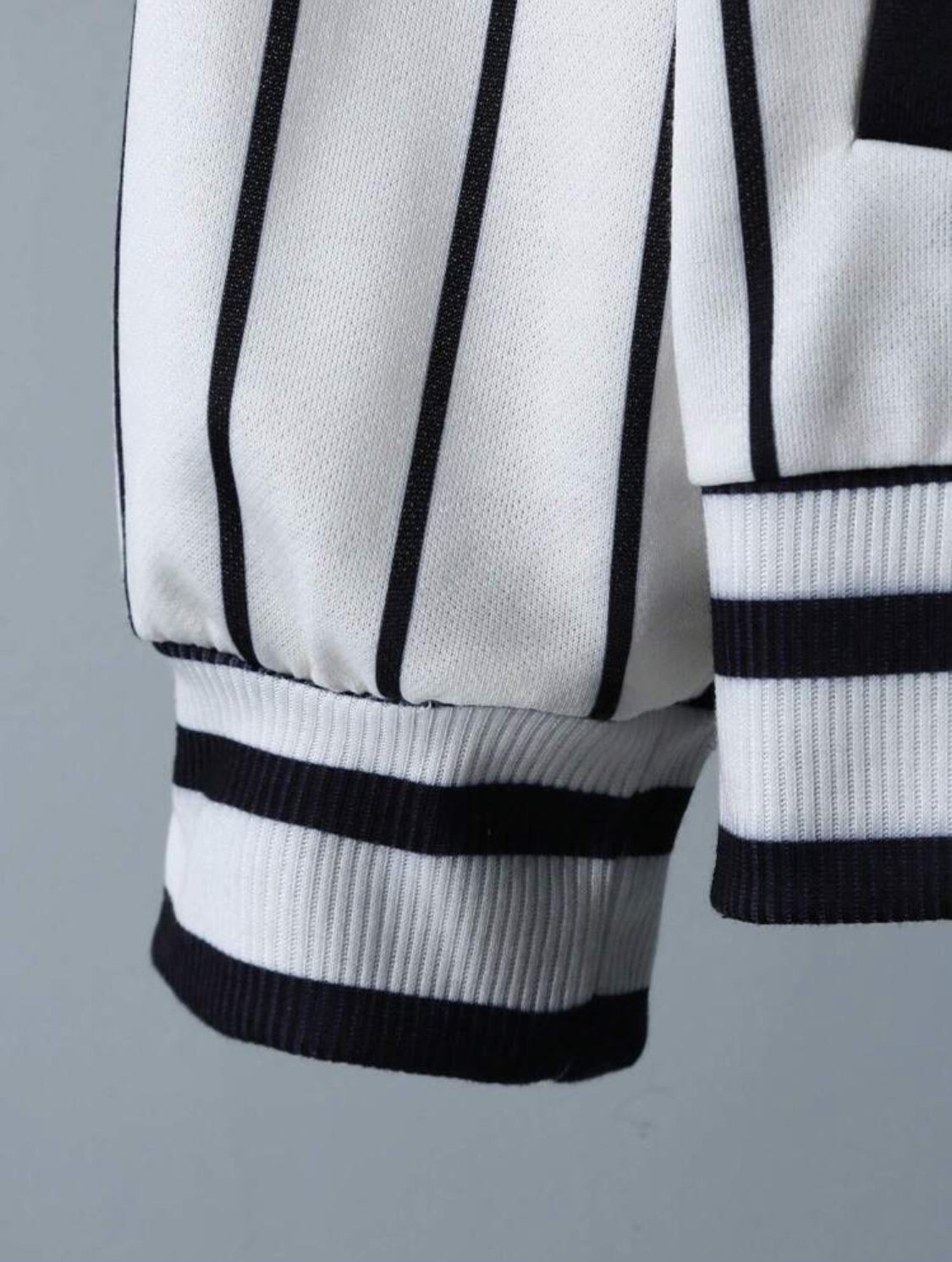 Manfinity Hypemode Chaqueta de béisbol casual de hombre con estampado de rayas y letras, otoño