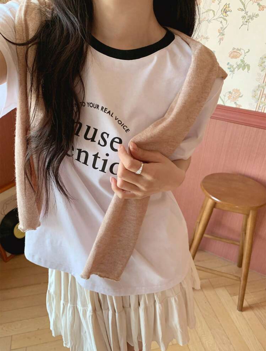 DAZY Camiseta de manga corta de cuello redondo con estampado gráfico casual y bonito para el verano para mujer
