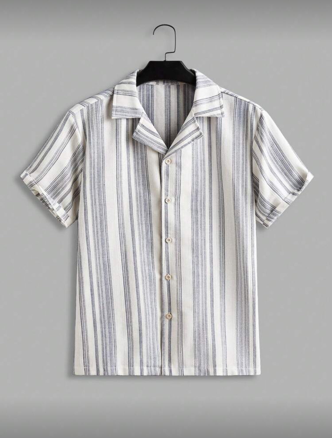 Manfinity RelaxMax Conjunto de camisa y pantalones cortos a rayas de verano para hombre