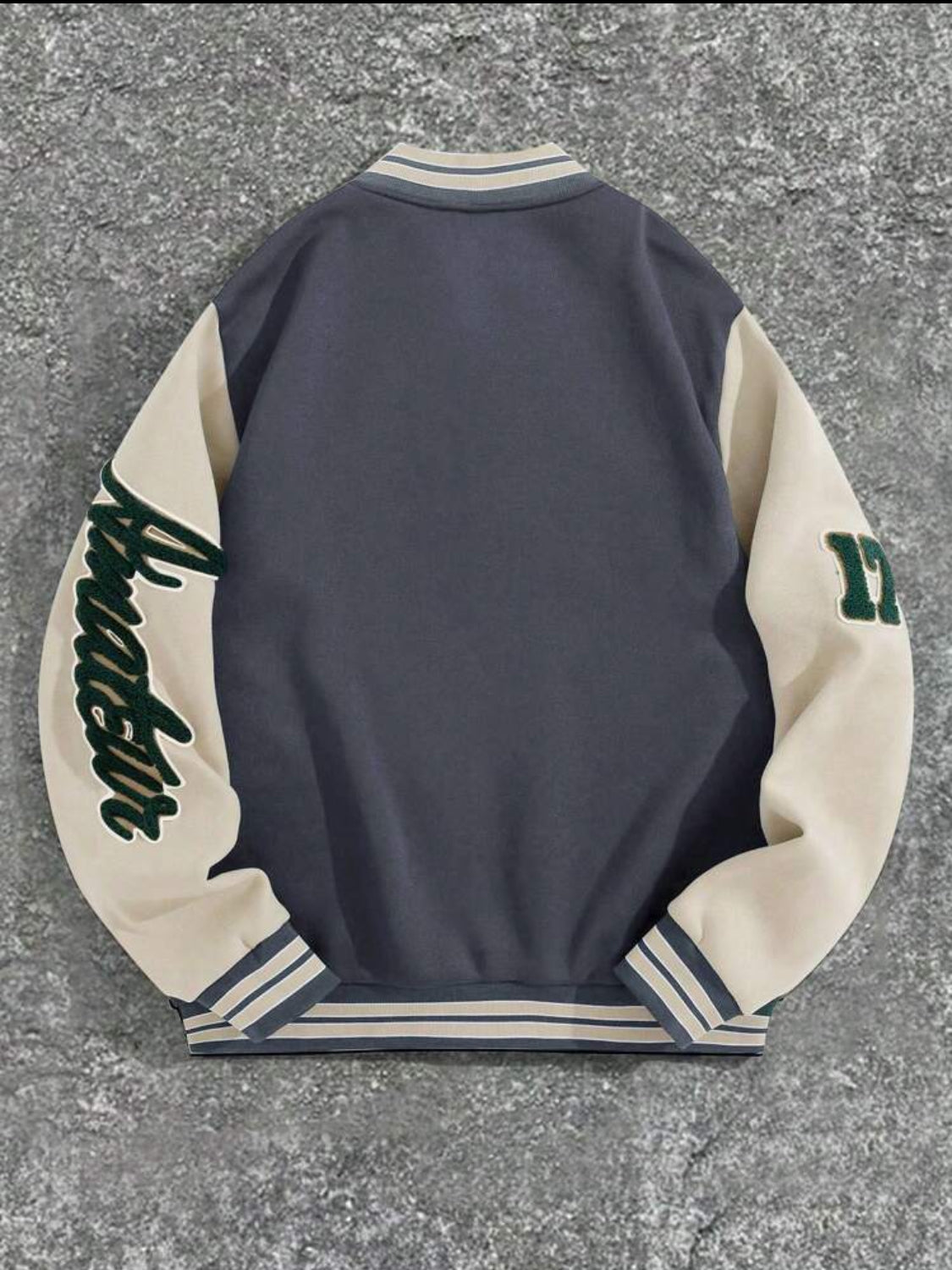 Manfinity Homme Chaqueta de béisbol con interior térmico, estilo universitario casual, con estampado de eslogan y ribete a rayas en contraste, para otoño/invierno
