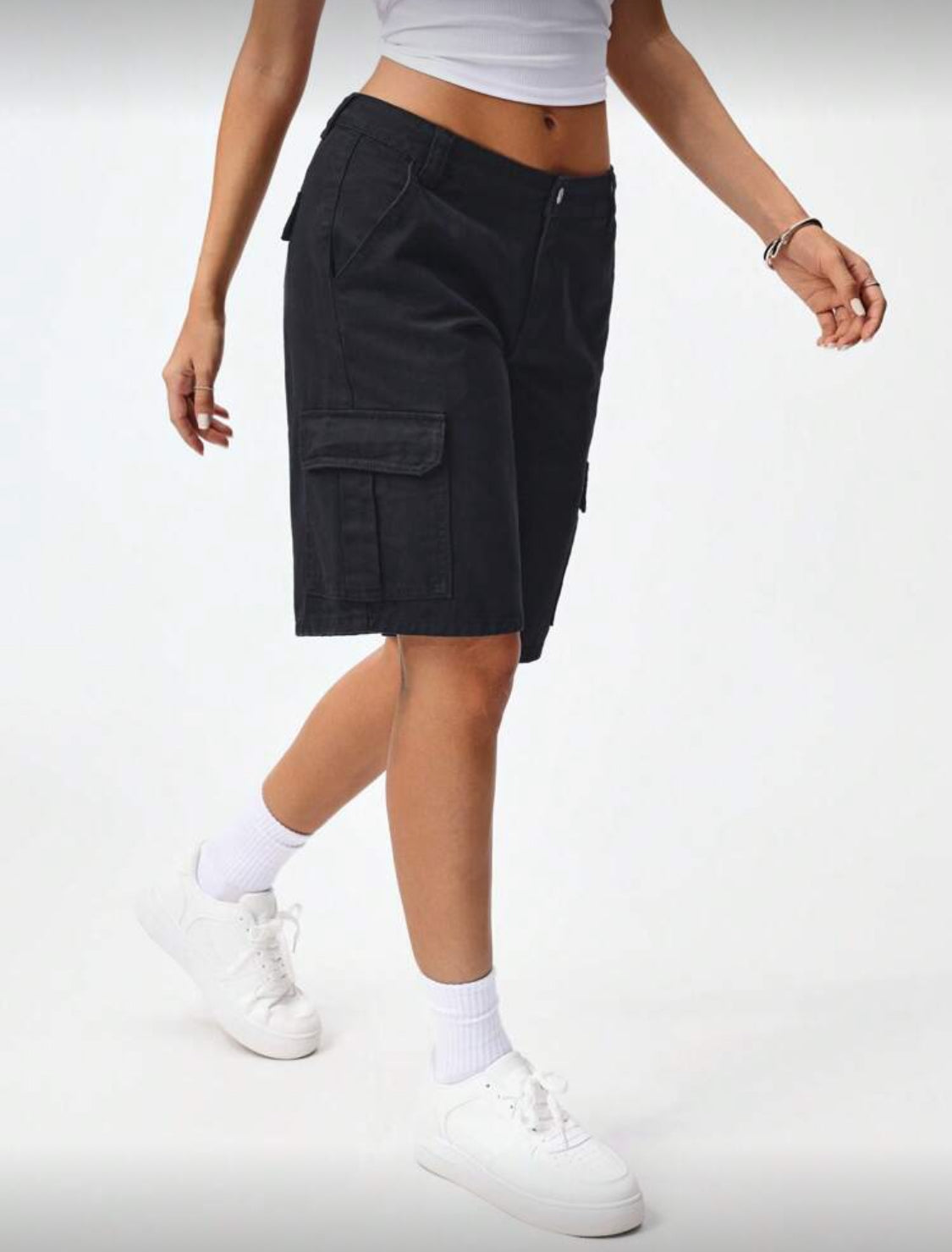SHEIN EZwear Shorts tipo bermuda casuales de mezclilla con bolsillos utilitarios y piernas anchas de cintura baja para mujer