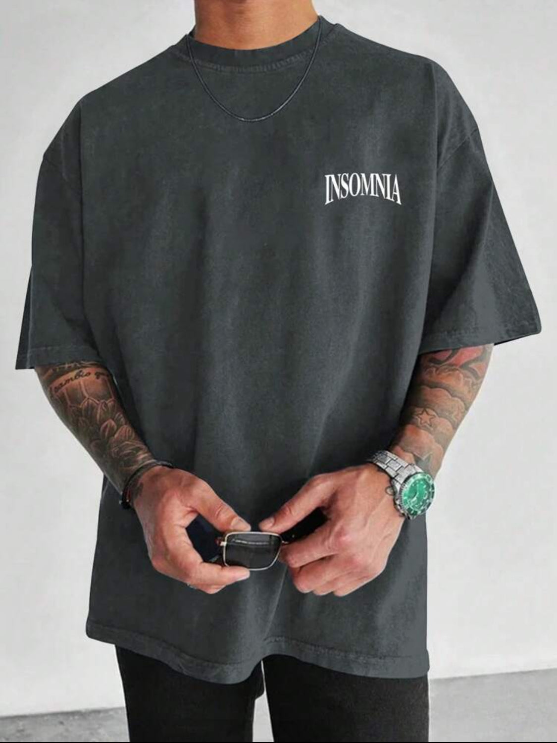 Camiseta de manga corta de cuello redondo casual con estampado de eslogan y figura para hombres, para usar en verano durante el trayecto