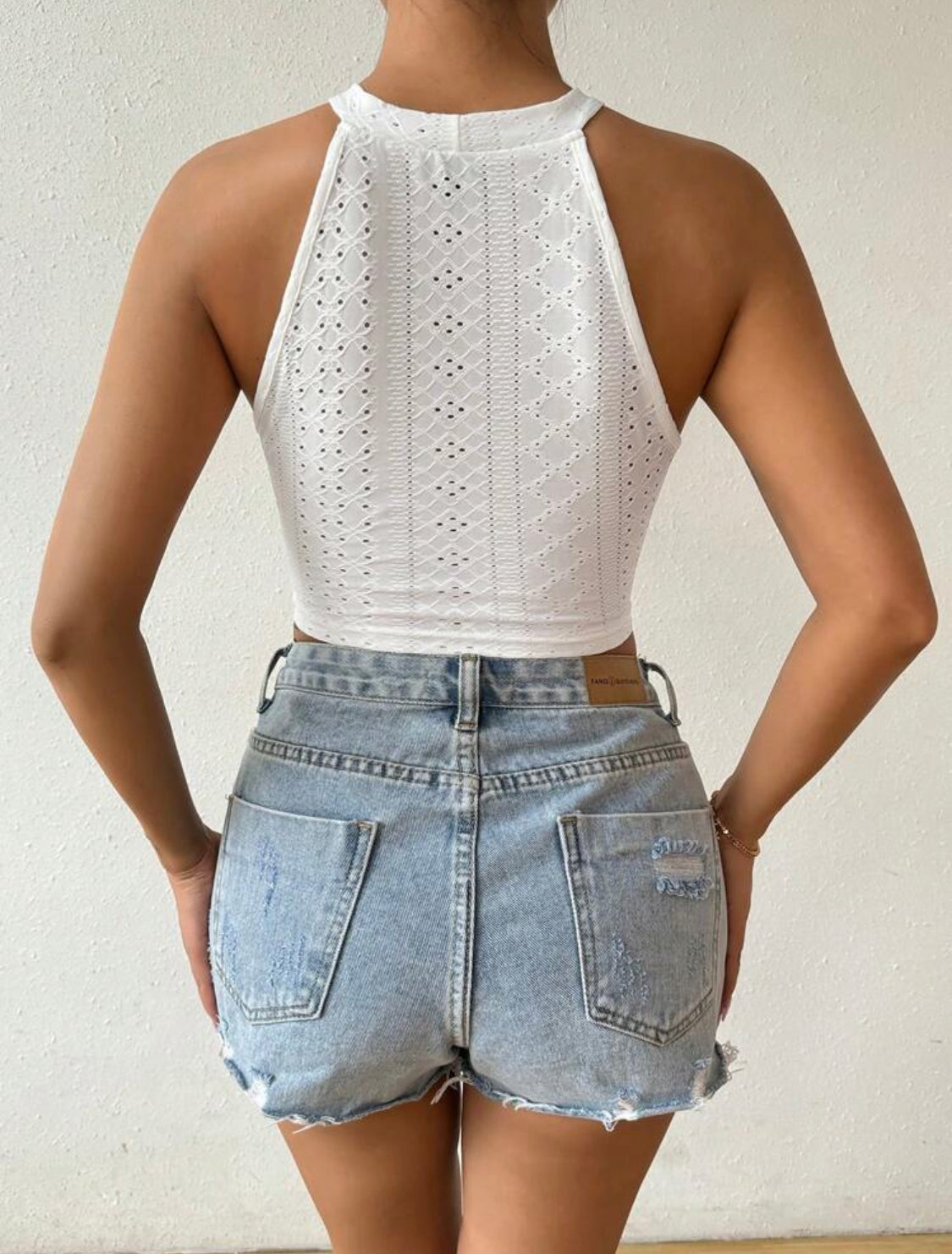 SHEIN MOOSTA Top de tanque de vacaciones de verano para mujeres con cuello halter entallado y borde con flecos en unicolor