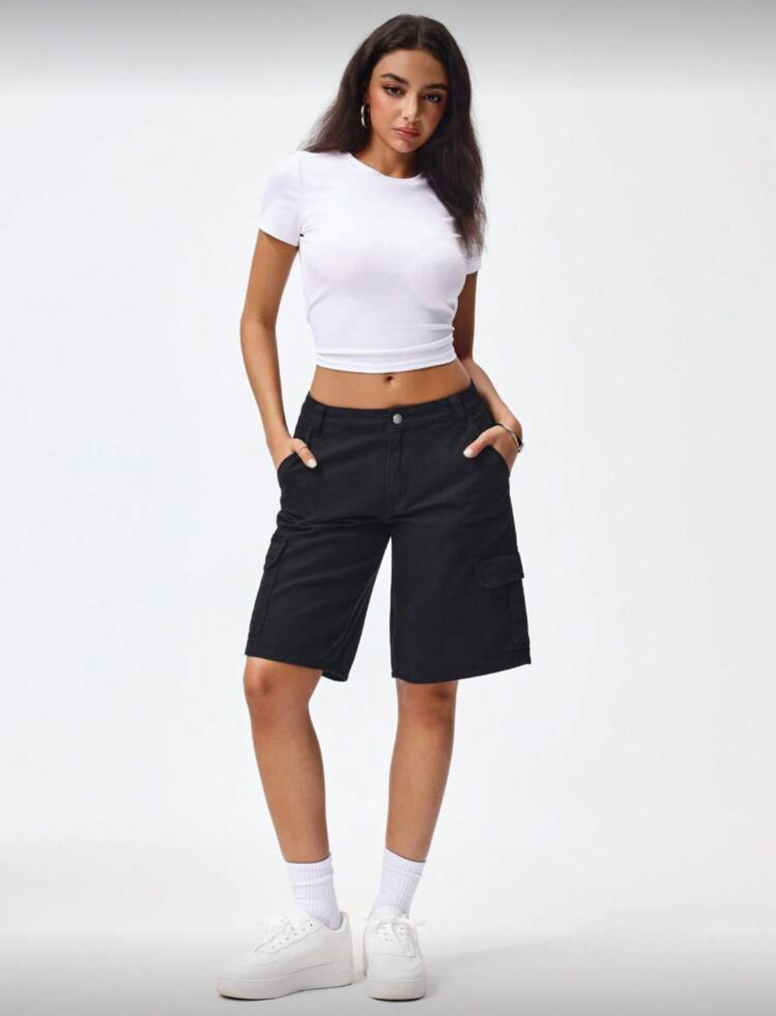 SHEIN EZwear Shorts tipo bermuda casuales de mezclilla con bolsillos utilitarios y piernas anchas de cintura baja para mujer