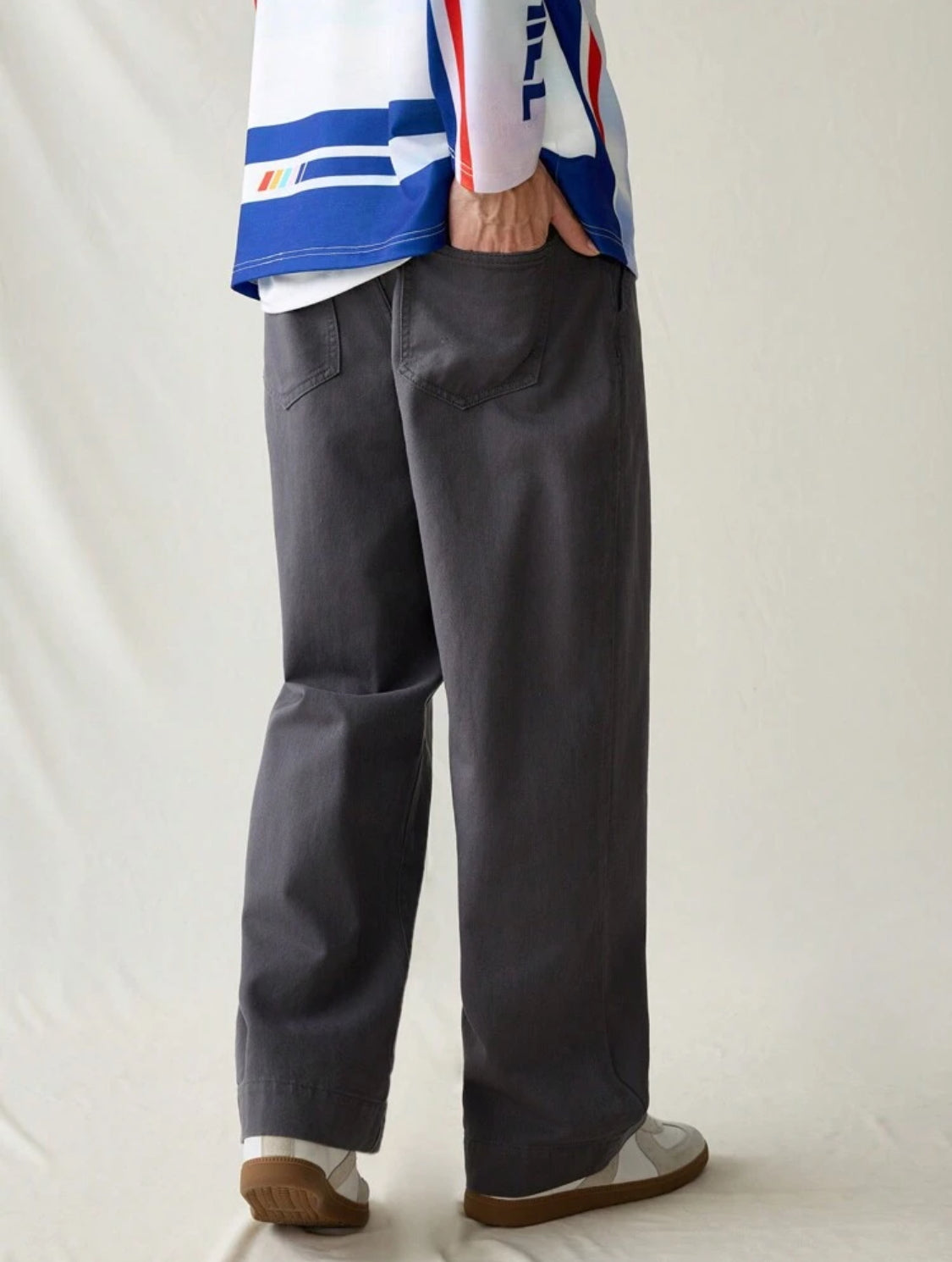 Manfinity Hypemode Pantalones casuales rectos y holgados de mezclilla gris claro para hombre, Urban Chill