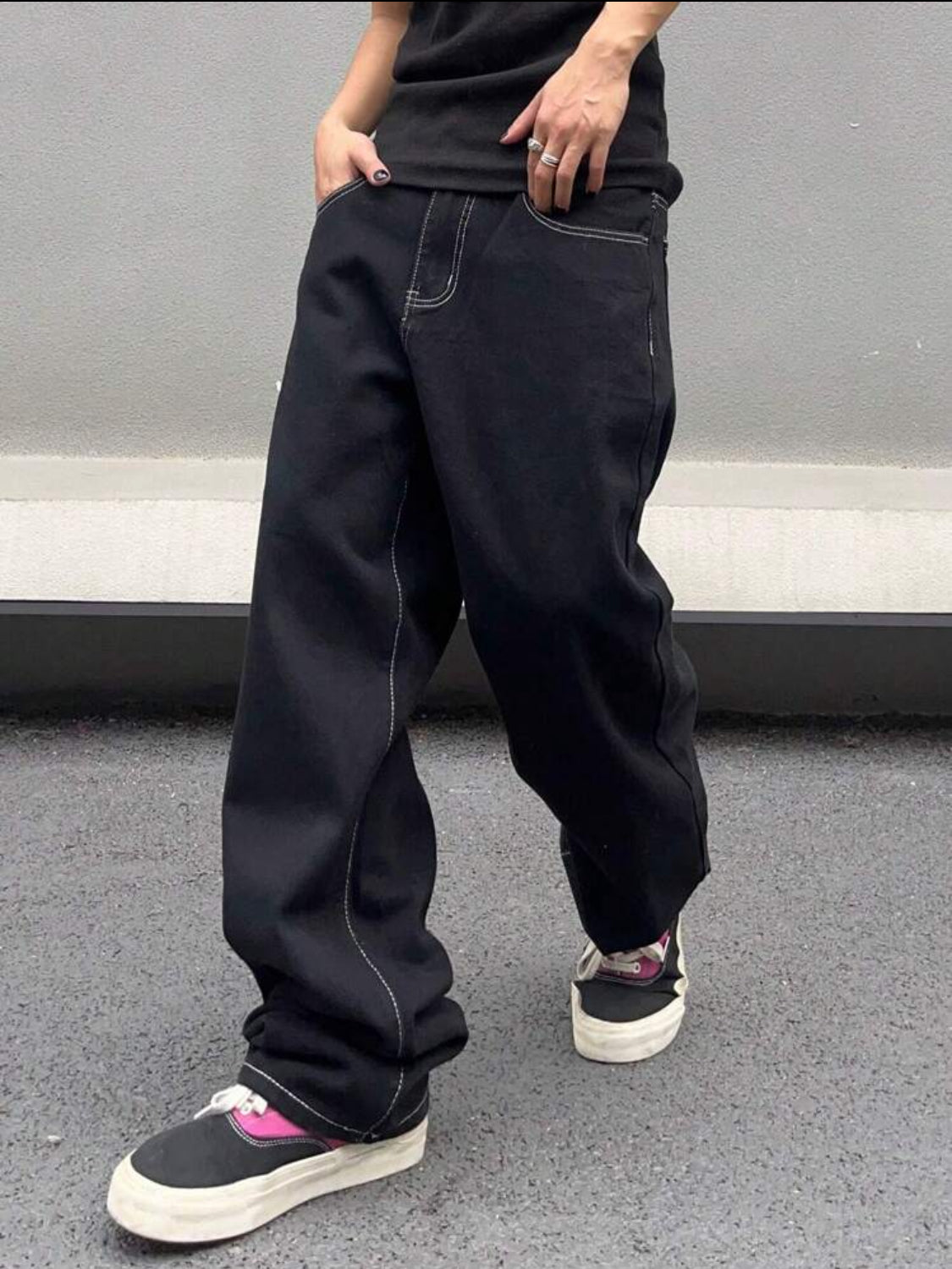 Manfinity Hypemode Jeans vaqueros holgados para hombre con costuras contrastantes, bolsillos inclinados, de corte ancho y sencillo, lavados en negro, tipo cargo y holgados, para regalos de esposo o novio