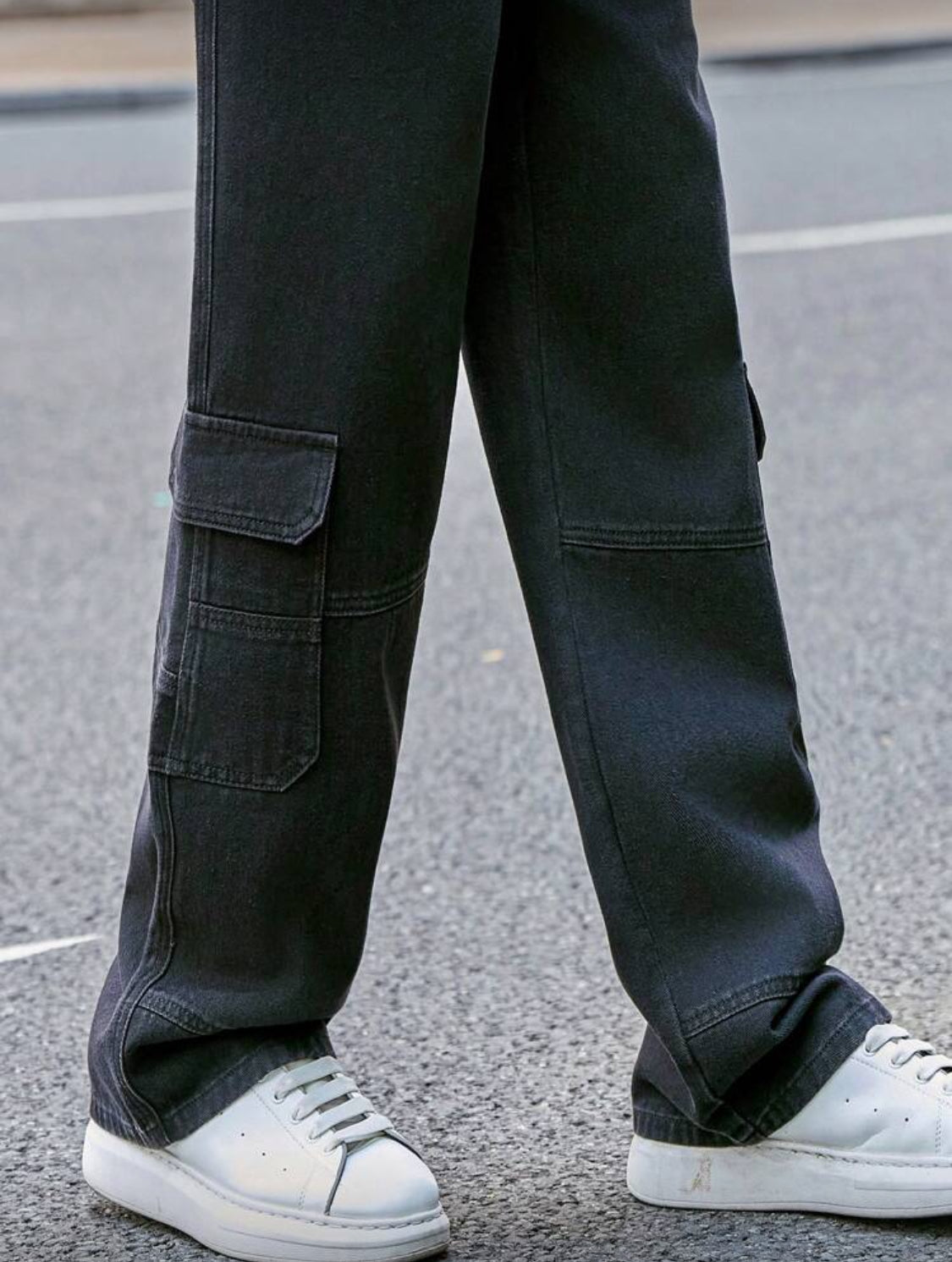 Manfinity Hypemode Pantalones vaqueros casuales rectos y sueltos con bolsillos cargo versátiles para hombres