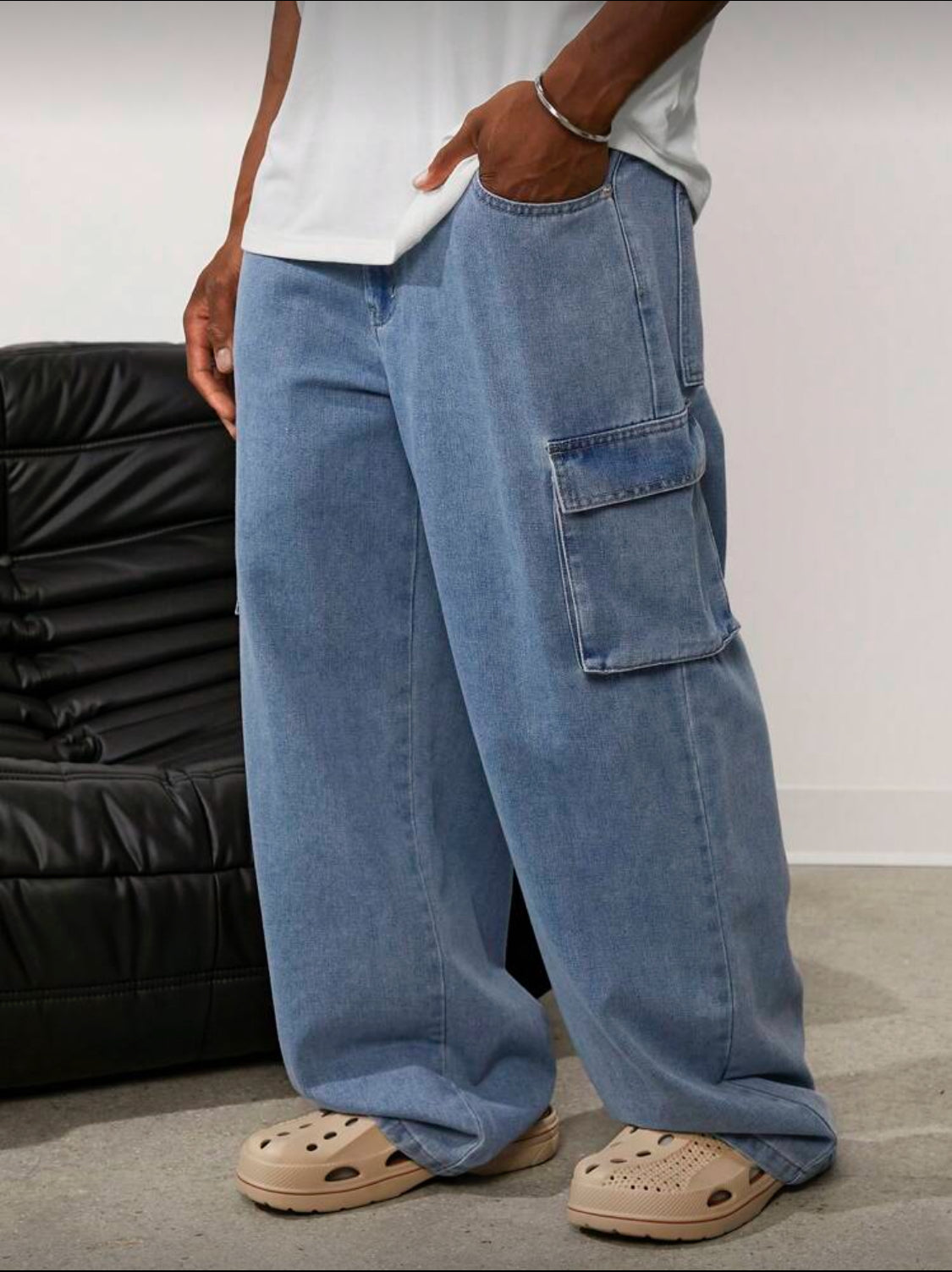Forever 21 Pantalón vaquero cargo holgado para hombres en índigo claro