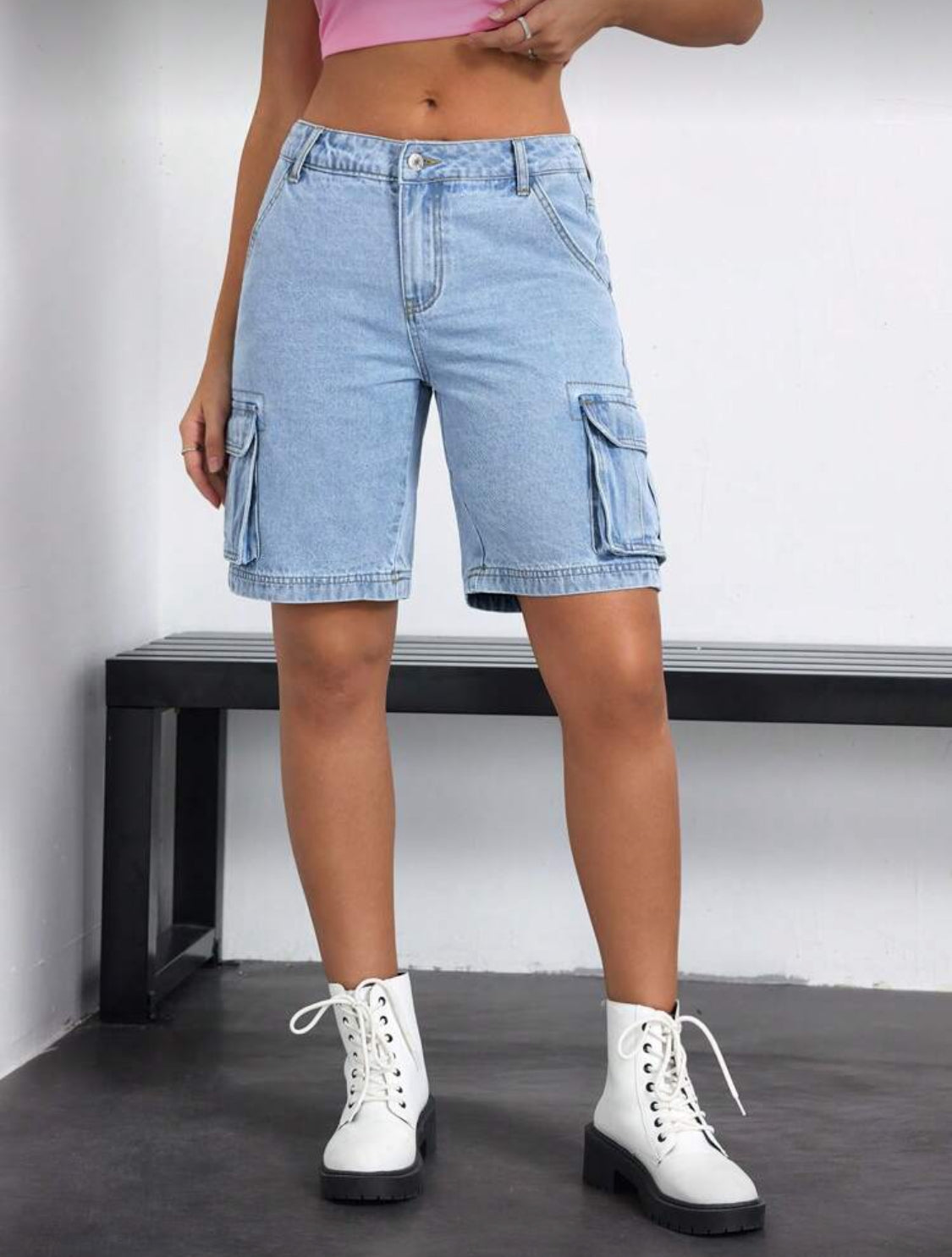 SHEIN EZwear Pantalones cortos de mezclilla con diseño de bolsillo para mujer, estilo casual