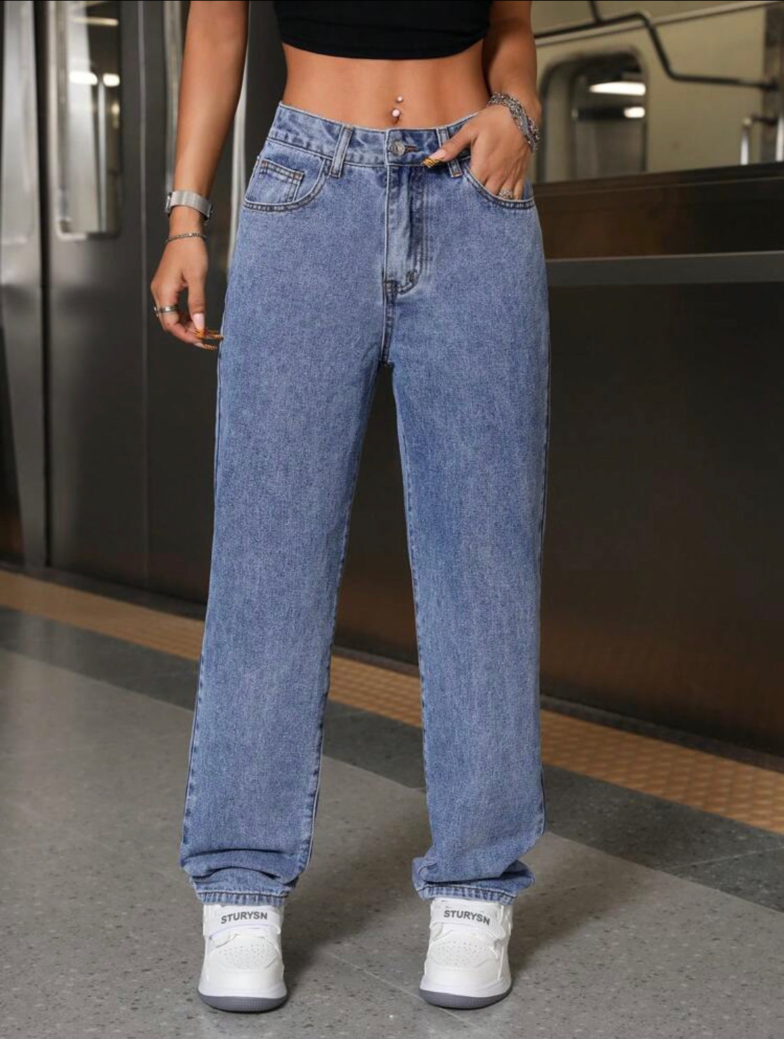 SHEIN Tall Pantalones de mezclilla desteñidos ajustados, de moda casual, con bolsillos y cintura con botones para mujer