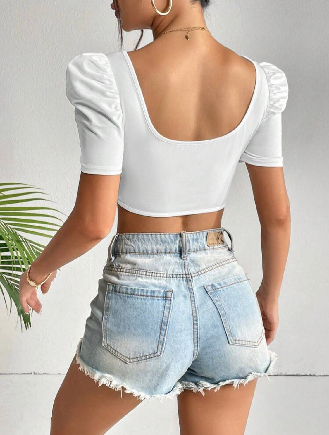 SHEIN Privé Camiseta crop de cuello cuadrado de manga farol bajo asimétrico