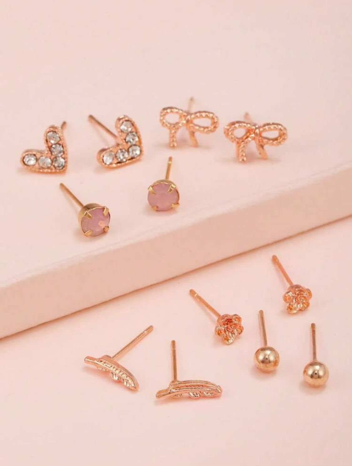 1 Par de pendientes de aro C con incrustaciones de perlas en nuevo estilo