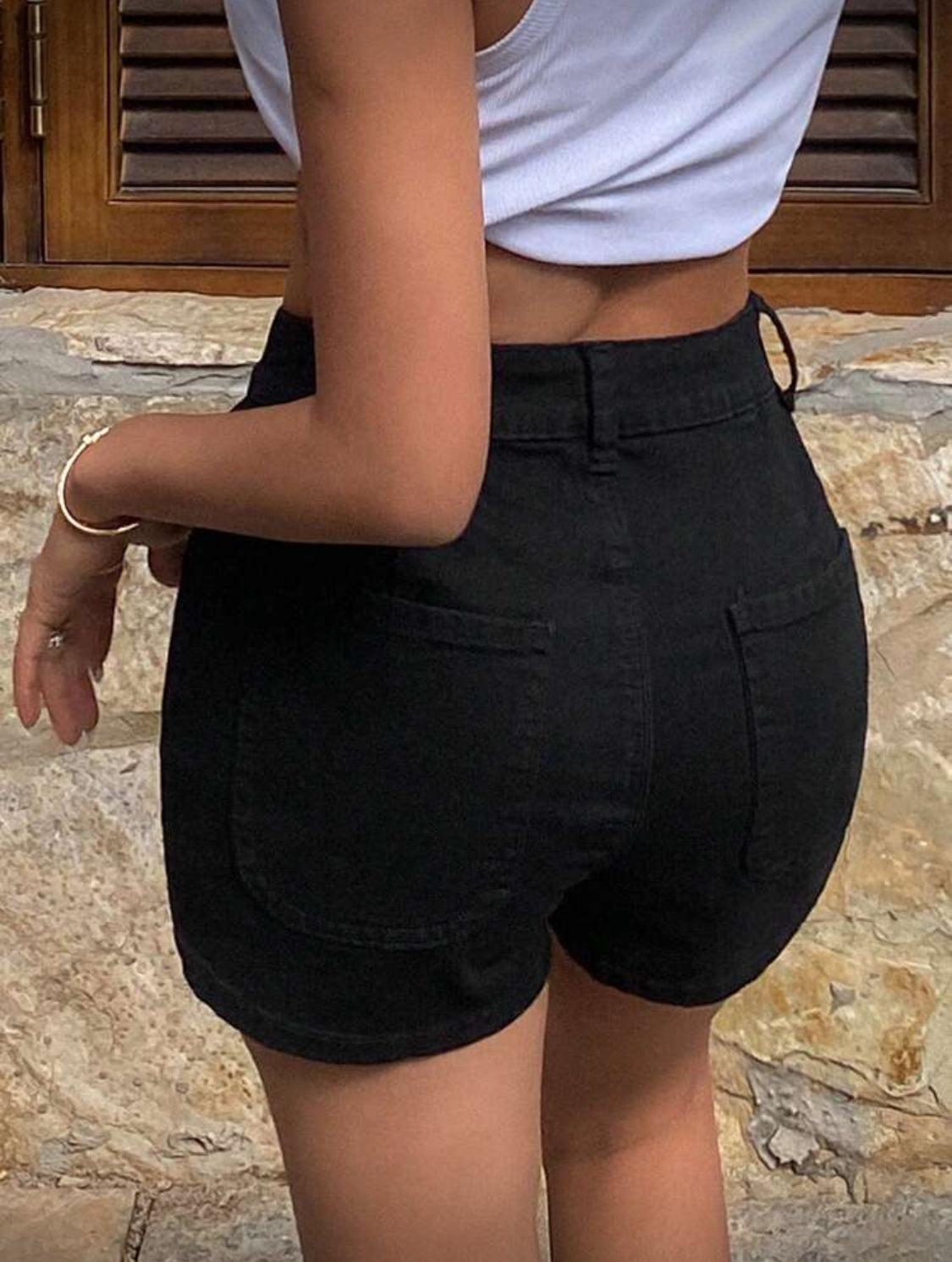 DAZY Shorts vaqueros ajustados de tela elástica y bolsillos lisos para mujer, de verano