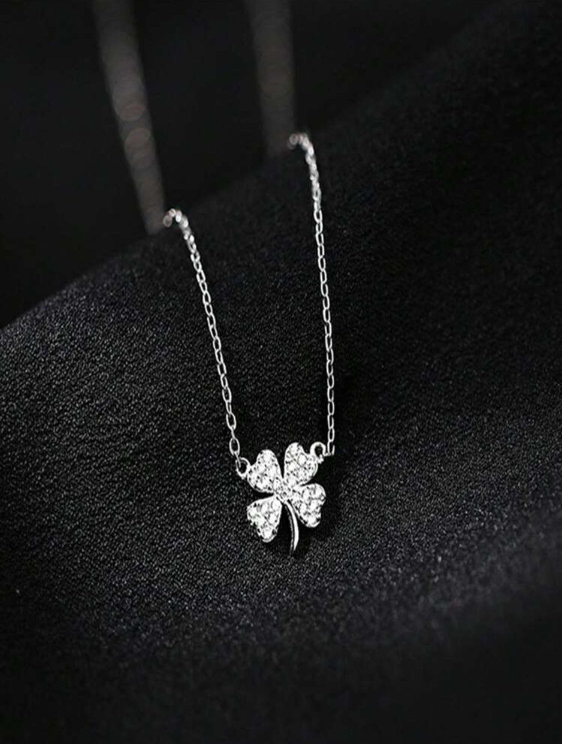 1 pieza Collar con colgante moda aleación de zinc zirconia cúbica trébol para mujeres para regalo
