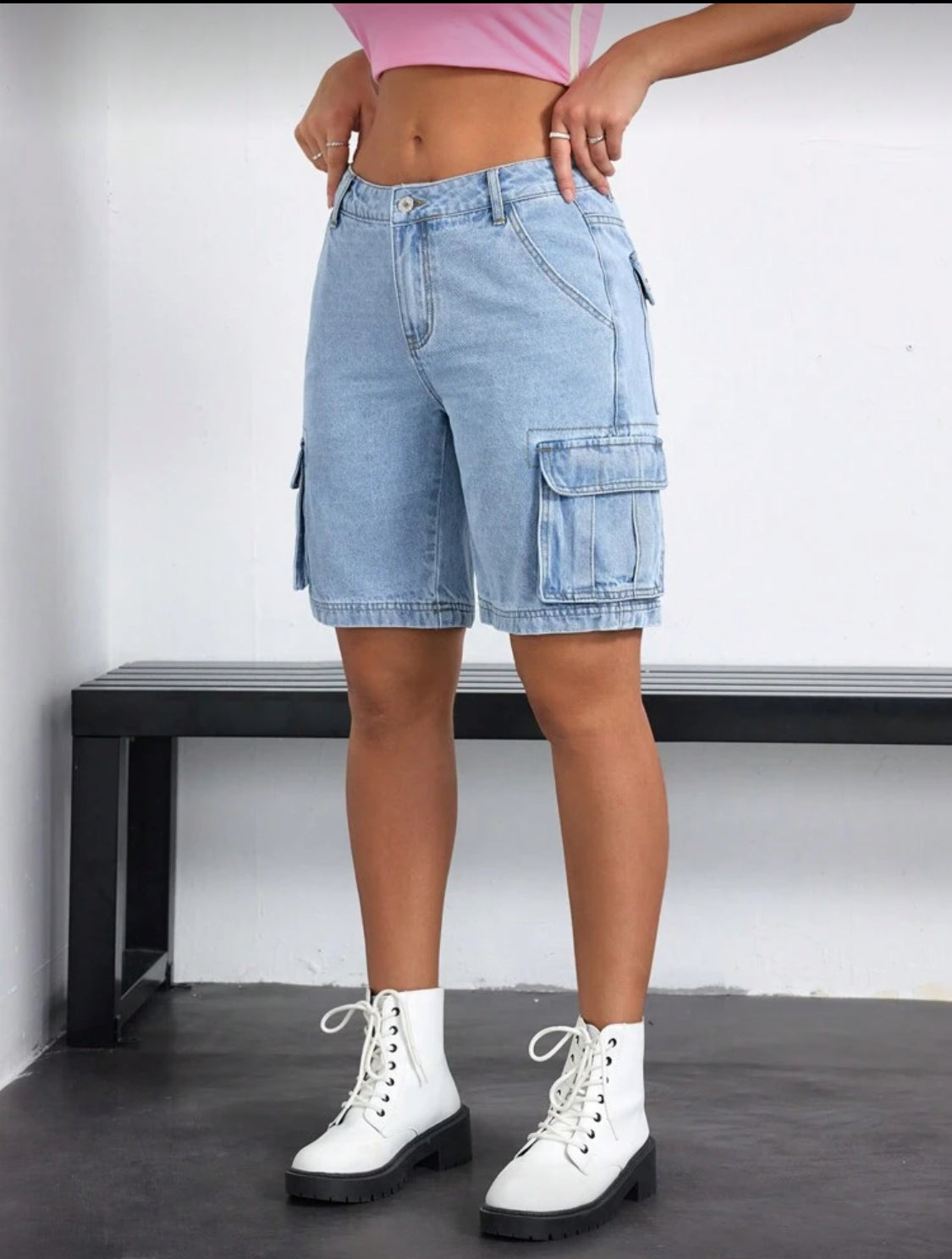 SHEIN EZwear Pantalones cortos de mezclilla con diseño de bolsillo para mujer, estilo casual