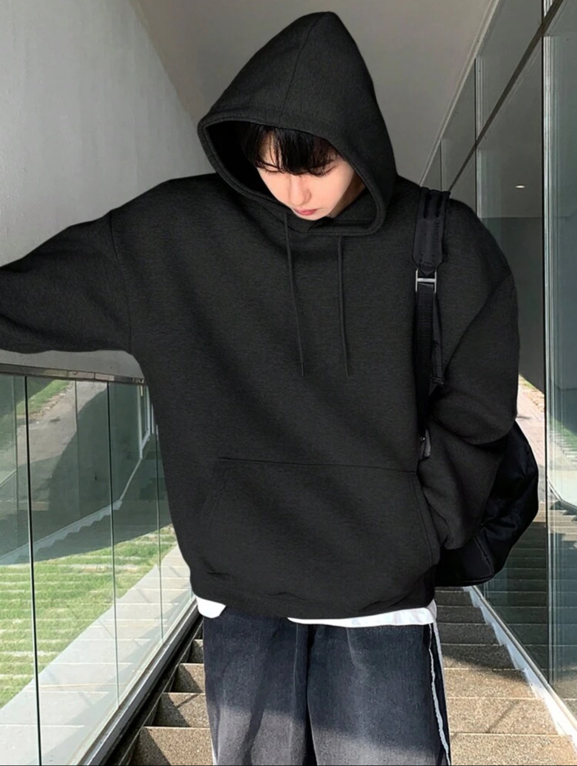DAZY Sudadera casual holgada de hombre con manga larga, hombros caídos, bolsillo canguro y unicolor, otoño