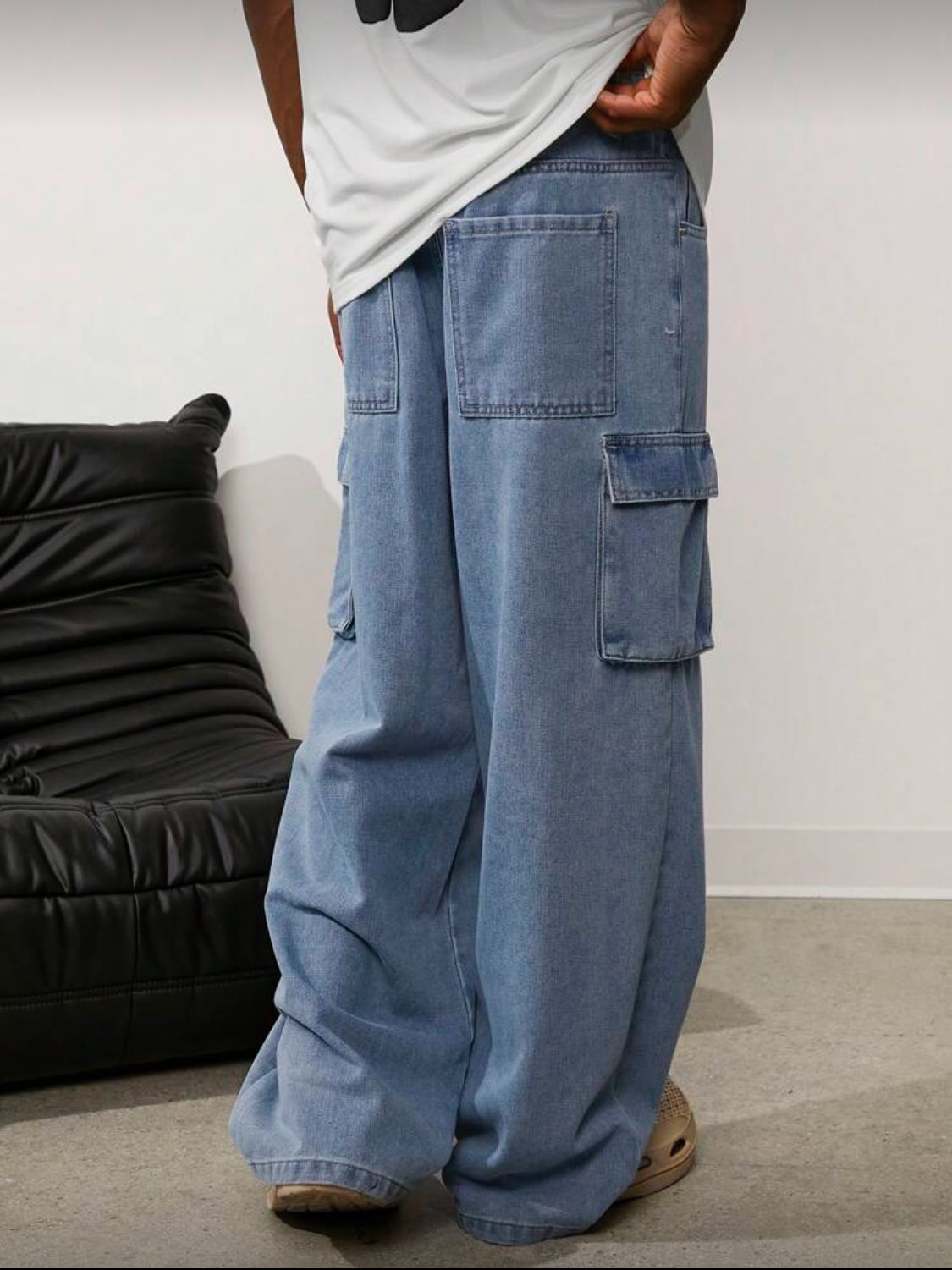 Forever 21 Pantalón vaquero cargo holgado para hombres en índigo claro