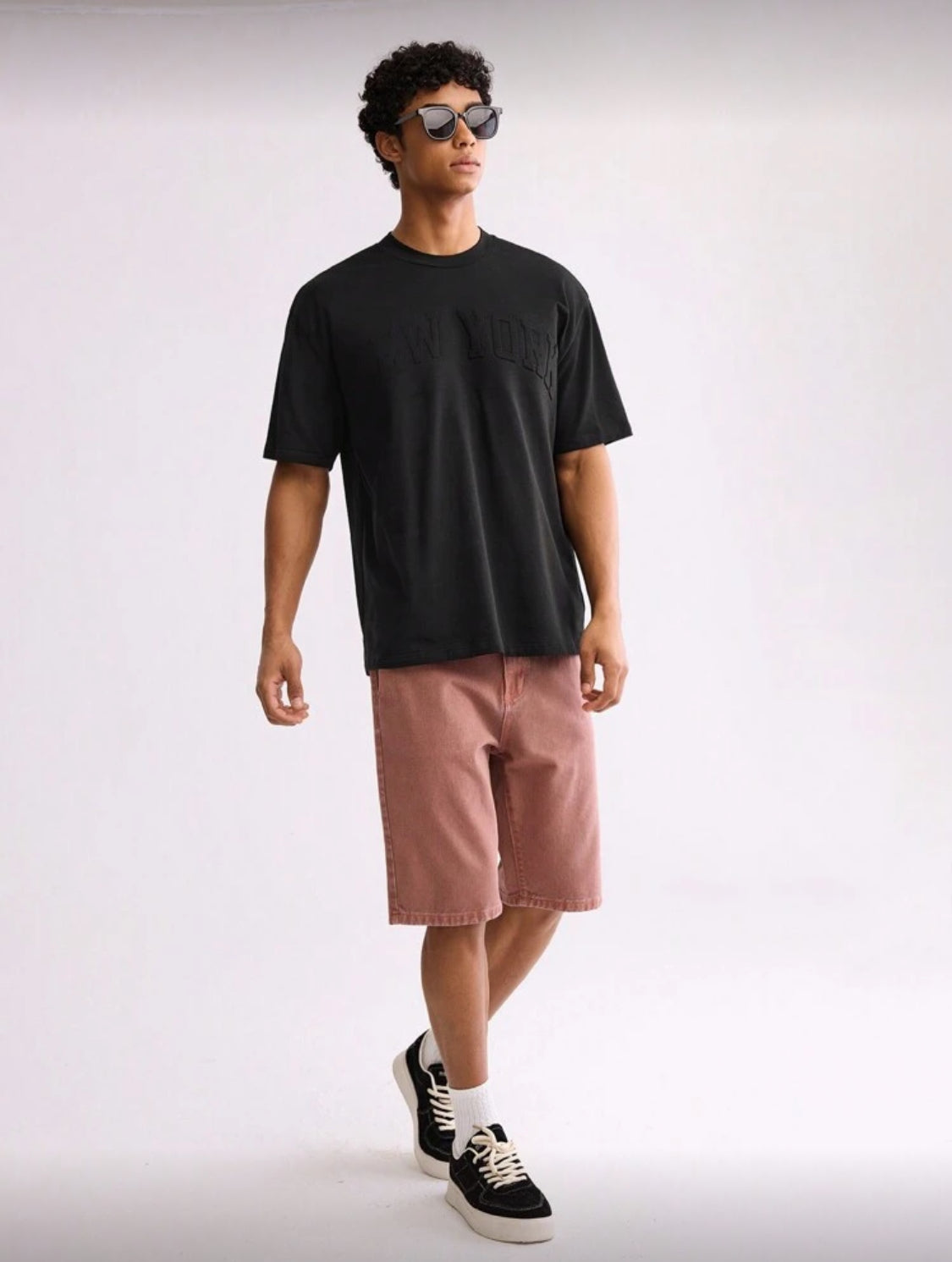 Forever 21 Camiseta de manga corta para hombre con diseño de letras en relieve