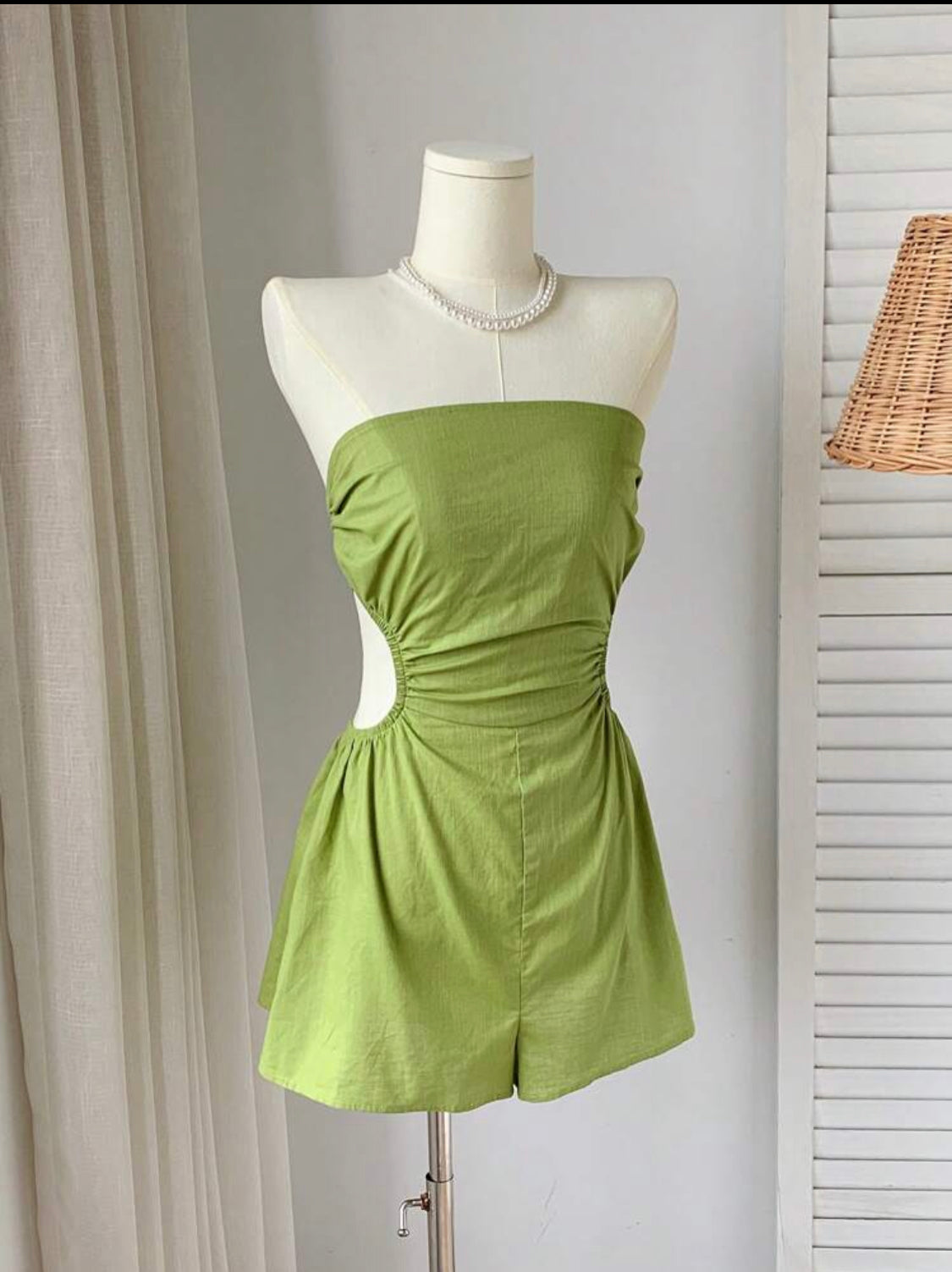 SHEIN Comfortcana Rompers de lino para el verano con corte lateral, cintura plisada, sin tirantes y con espalda descubierta