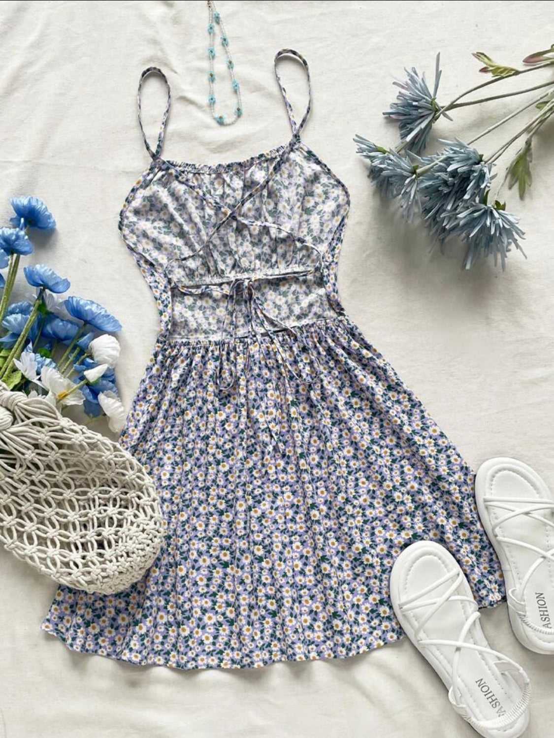 SHEIN Dreamara Vestido corto de verano para mujeres con tirantes de espagueti sin espalda cruzados con estampado floral pequeño para vacaciones