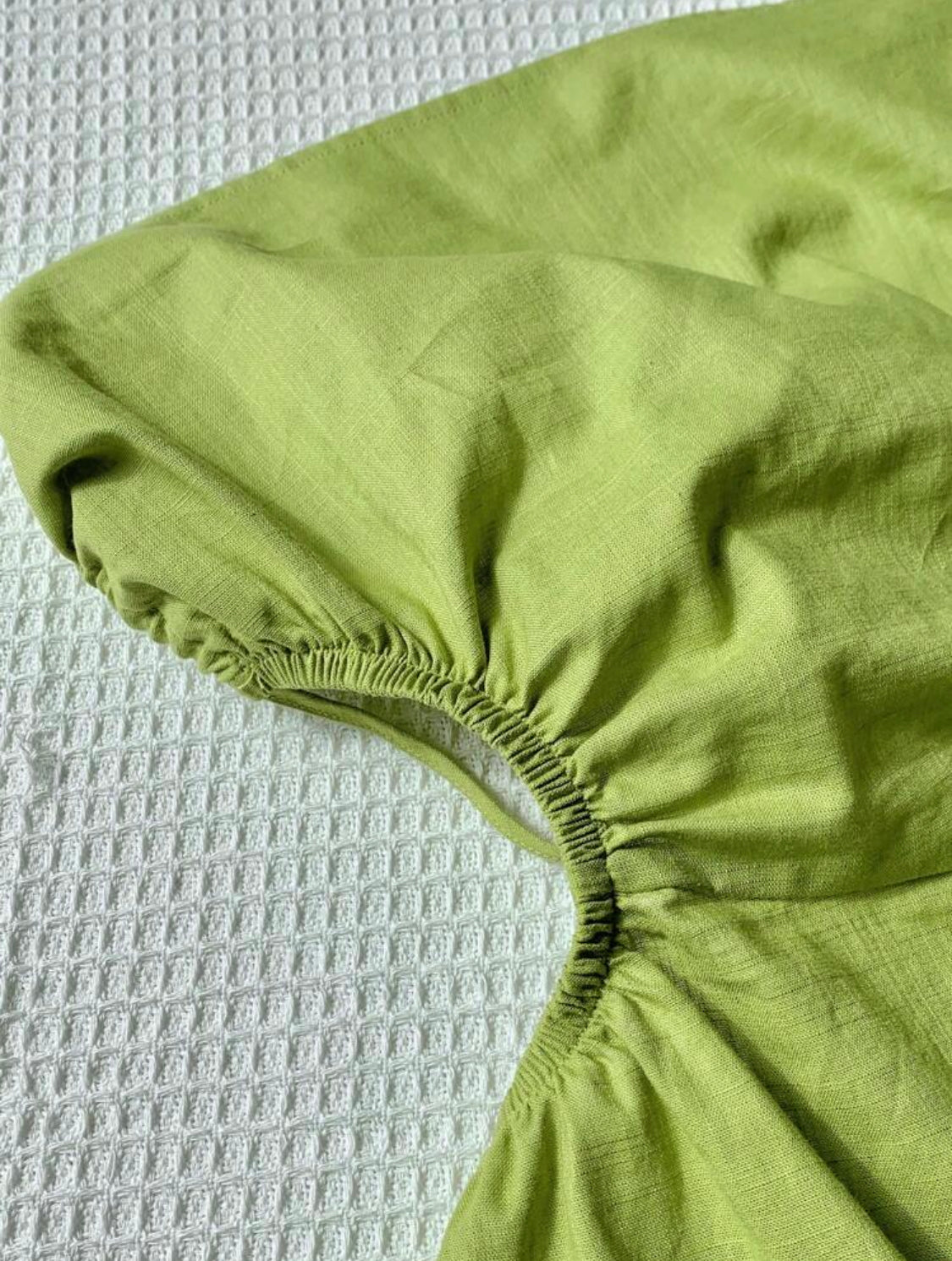 SHEIN Comfortcana Rompers de lino para el verano con corte lateral, cintura plisada, sin tirantes y con espalda descubierta