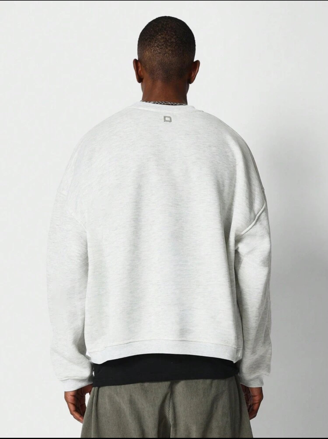 SUMWON Sudadera de cuello redondo con bordado, con ajuste holgado
