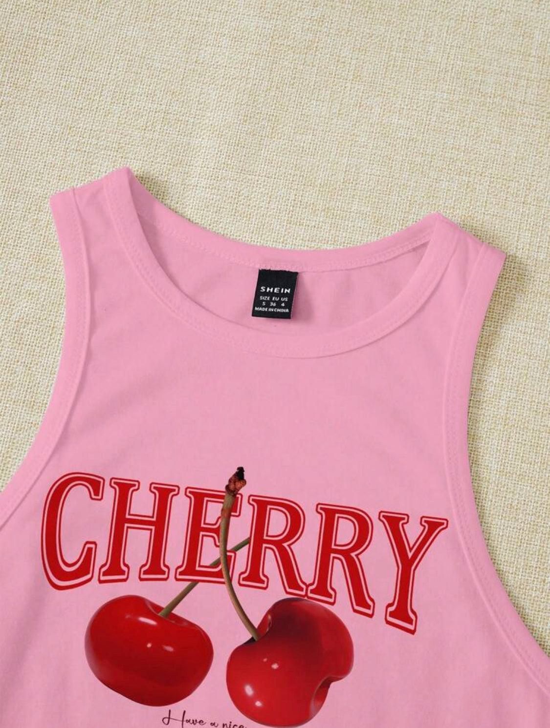 SHEIN EZwear Top corto de tanque ajustado casual y sencillo con patrón de cerezas rosa para mujeres, adecuado para el verano. CEREZA Que tengas buen fin de semana. Voy a salir.