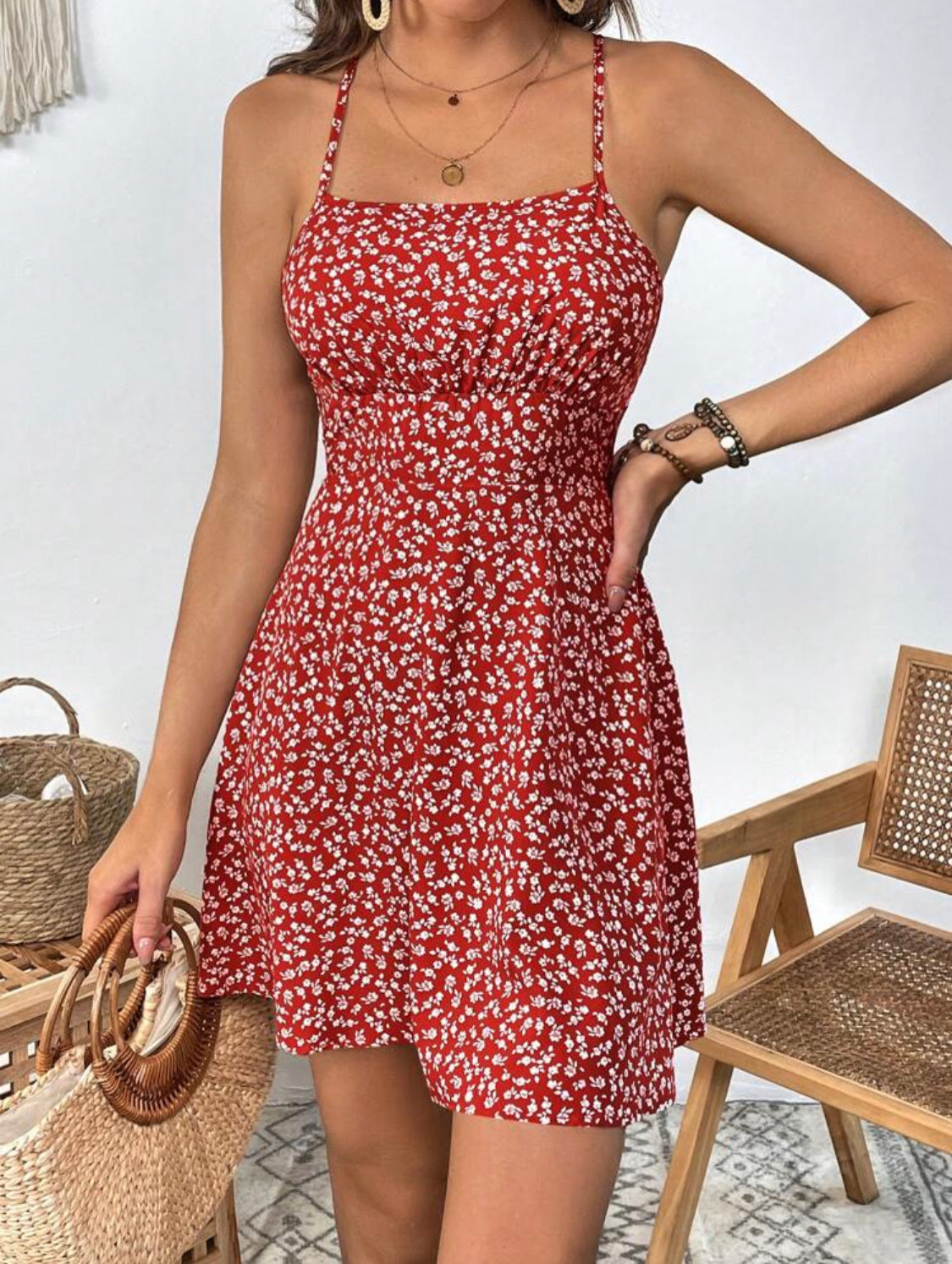 SHEIN WYWH Vestido de tirantes floral con tira cruzada de espalda abierta con cordón