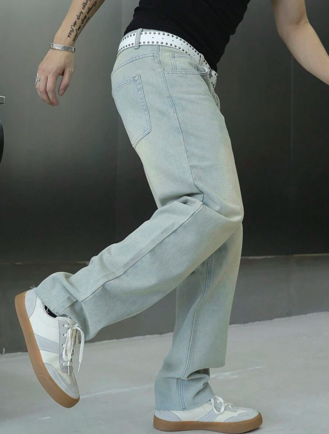 Manfinity EMRG Pantalones vaqueros casuales diarios simples para hombres con botones frontales y múltiples bolsillos