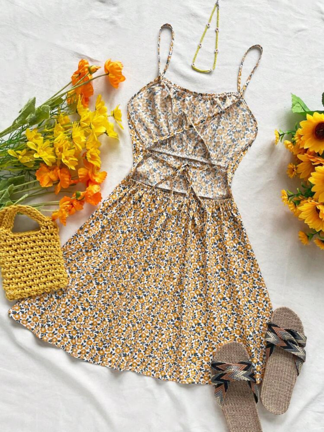 SHEIN WYWH Vestido de tirantes descubiertos estampado floral en veraniego estilo desenfadado con lazo para vacaciones de verano