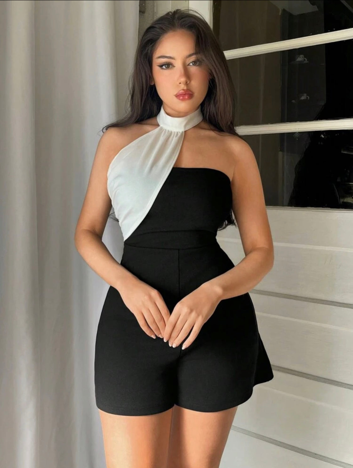 SHEIN Privé Monos ajustados de verano para mujeres con diseño elegante de color contrastante y cintura con halter ajustable