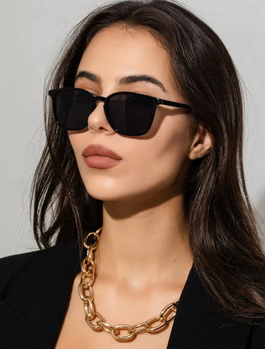 1 pieza Gafas de sol para mujer de montura cuadrada pequeña, clásico estilo retro, casual europeo y americano, protección solar, decoración de pasarela, versátil protección UV, adecuado para uso diario y vacaciones, accesorio de playa para mujer.