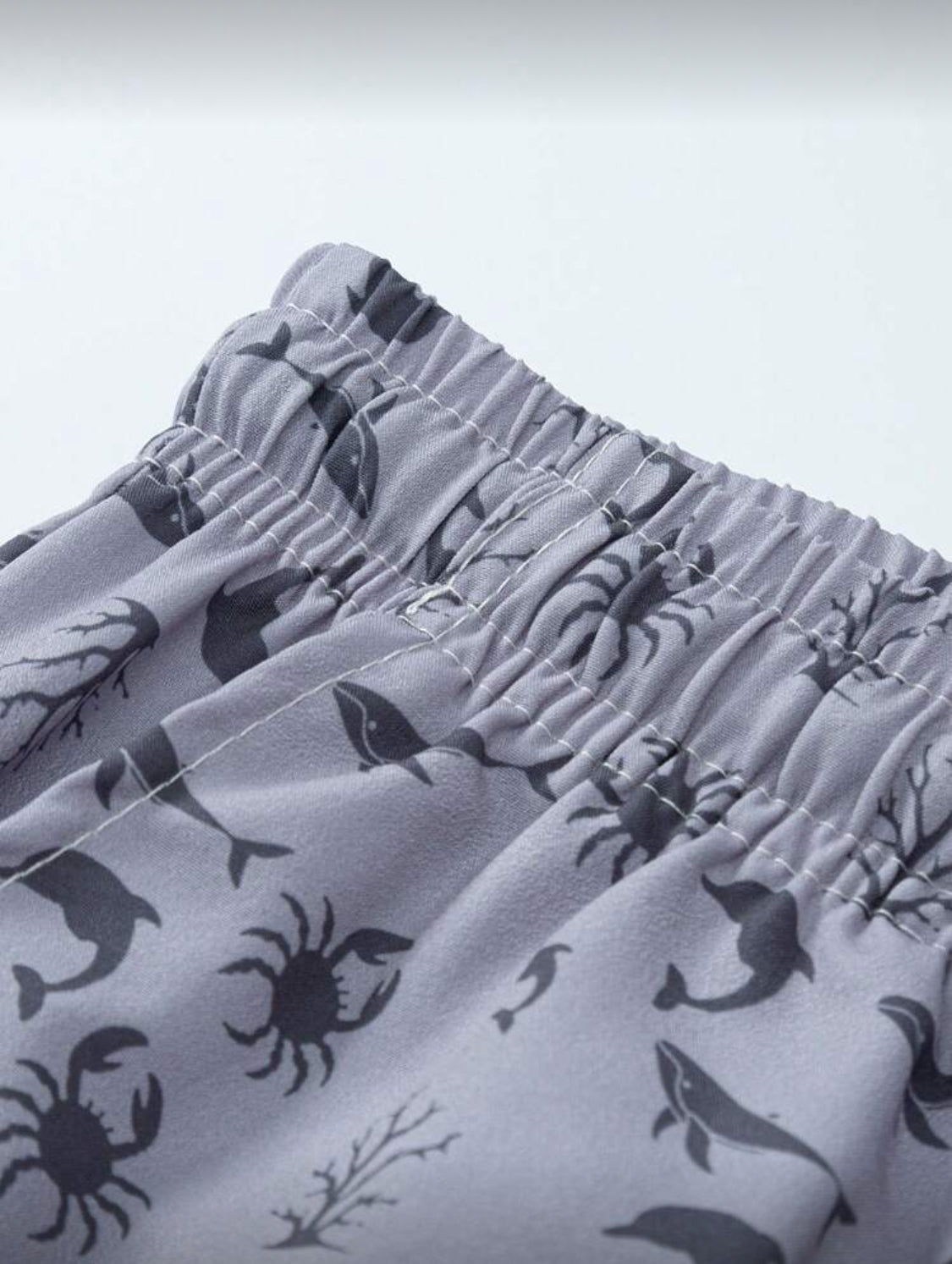 Manfinity Swimmode Pantalones cortos de playa con estampado total para vacaciones, ropa de playa para hombres, trajes de pantalones cortos de playa, ropa de playa, ropa de playa casual para exteriores, pantalones cortos de playa hawaianos